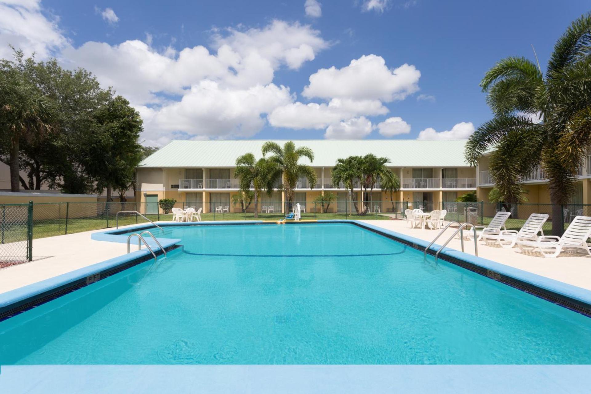 Howard Johnson by Wyndham Vero Beach / Downtown photo 28