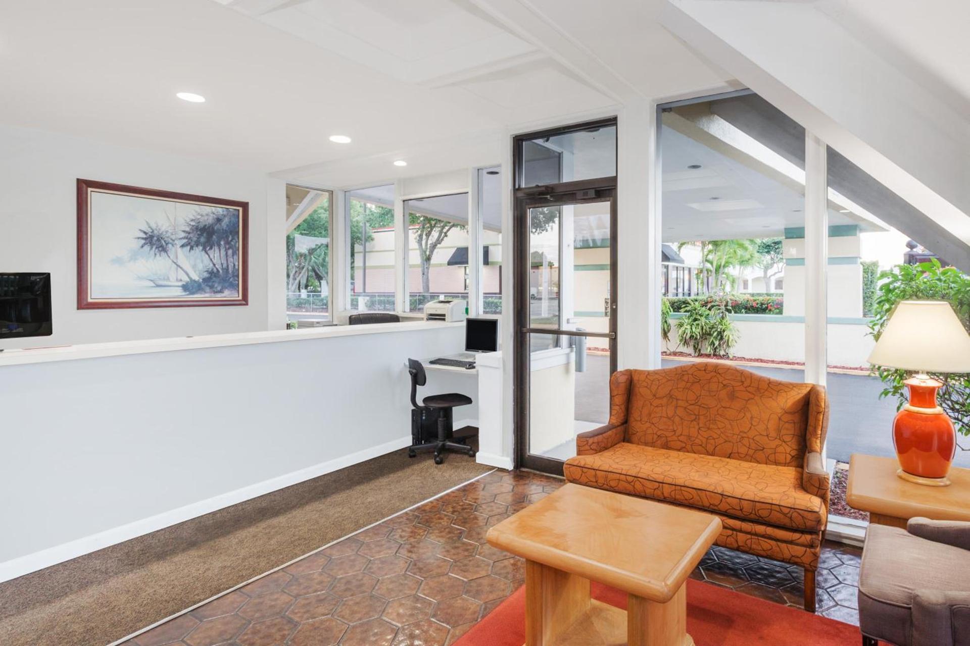 Howard Johnson by Wyndham Vero Beach / Downtown photo 26