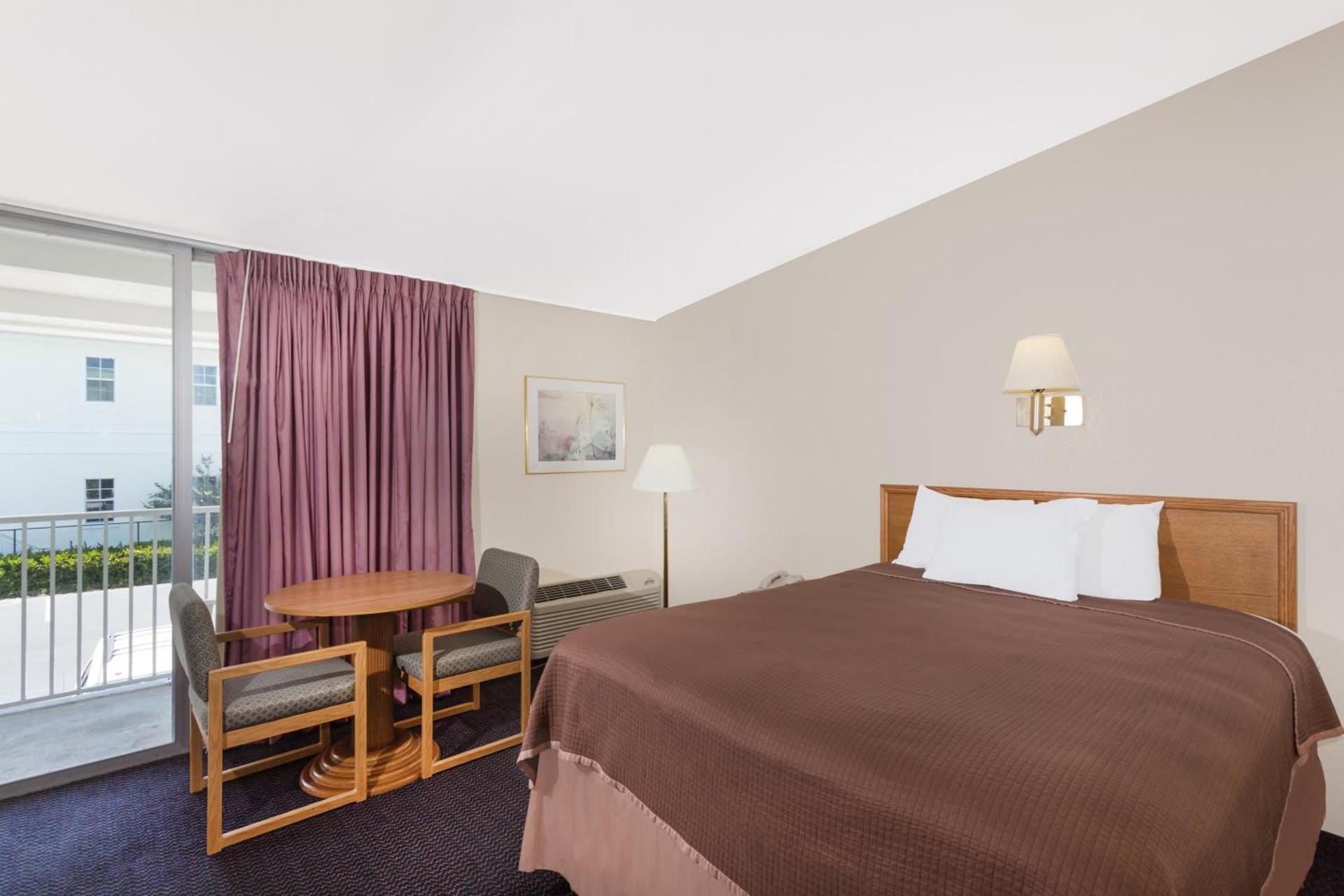 Howard Johnson by Wyndham Vero Beach / Downtown photo 20