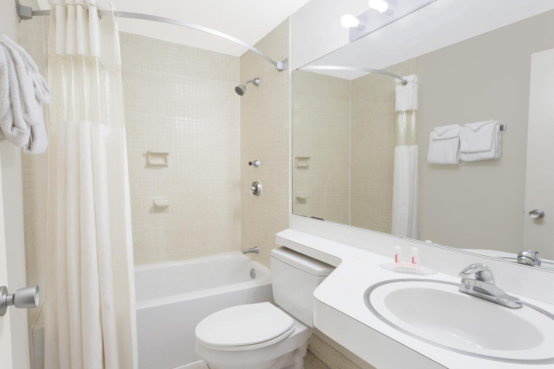 Howard Johnson by Wyndham Vero Beach / Downtown photo 15