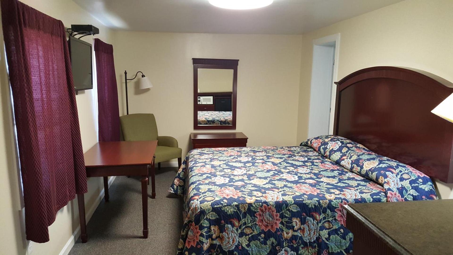 Pleasant Hill Motel photo 9