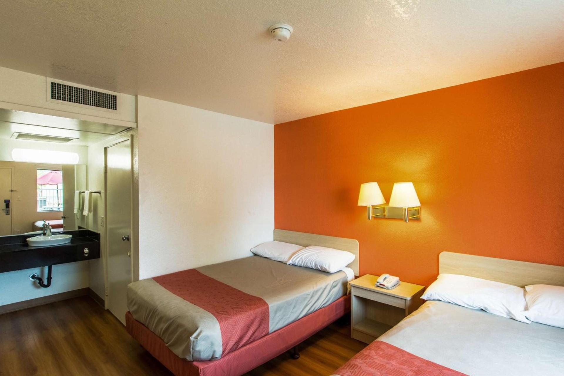 Motel 6-Redding, CA - North photo 42