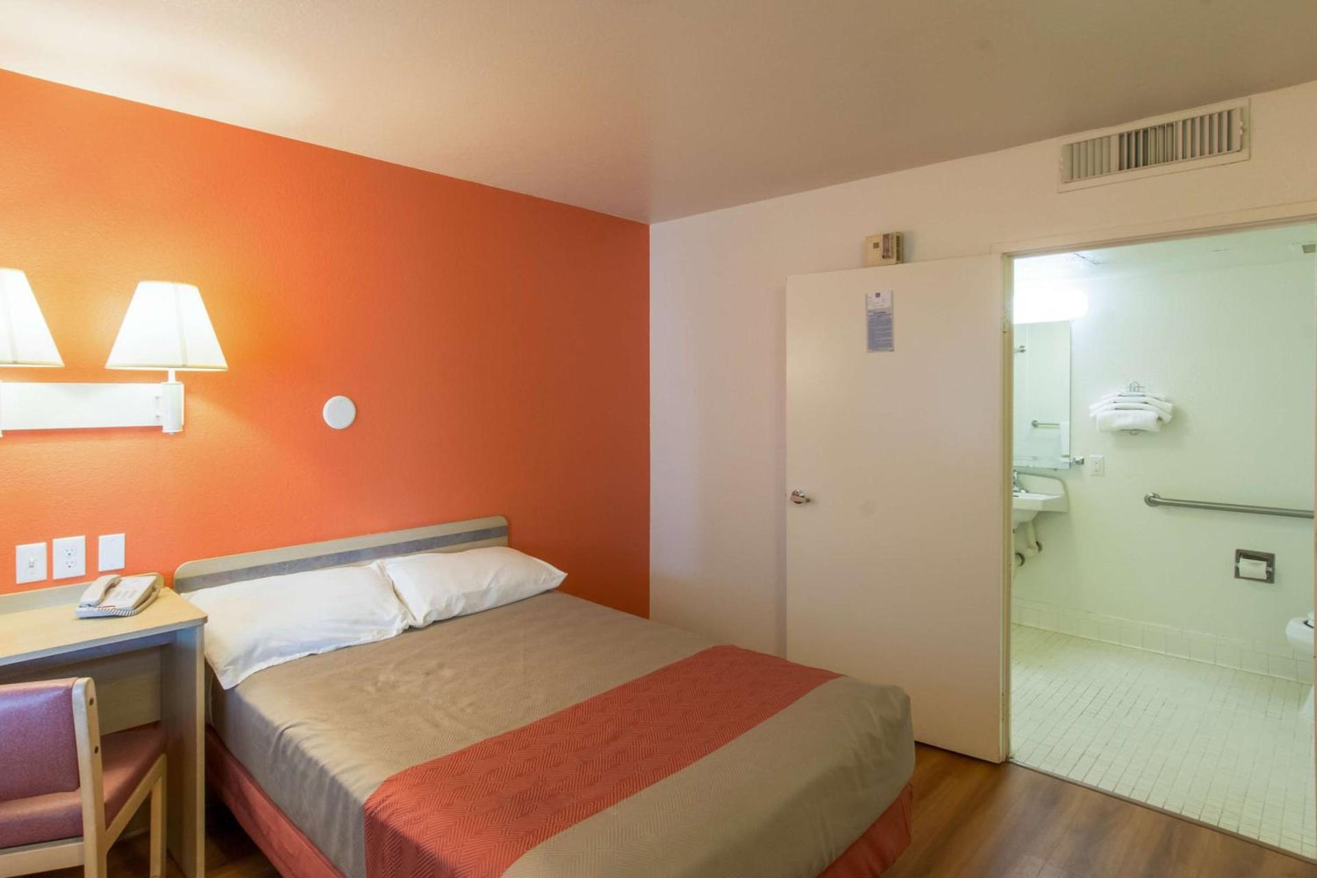 Motel 6-Redding, CA - North photo 44