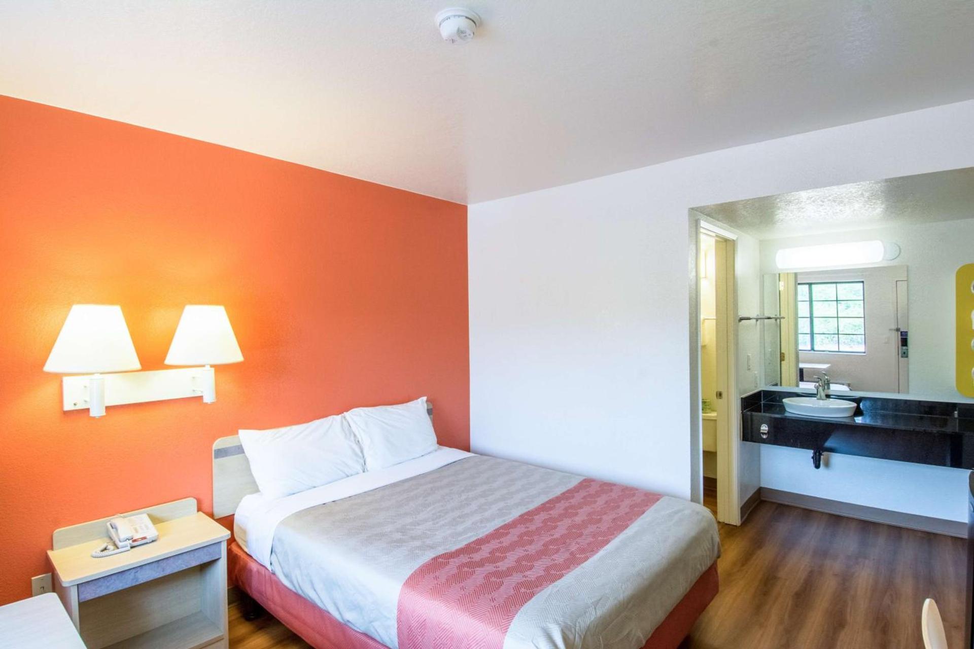 Motel 6-Redding, CA - North photo 46