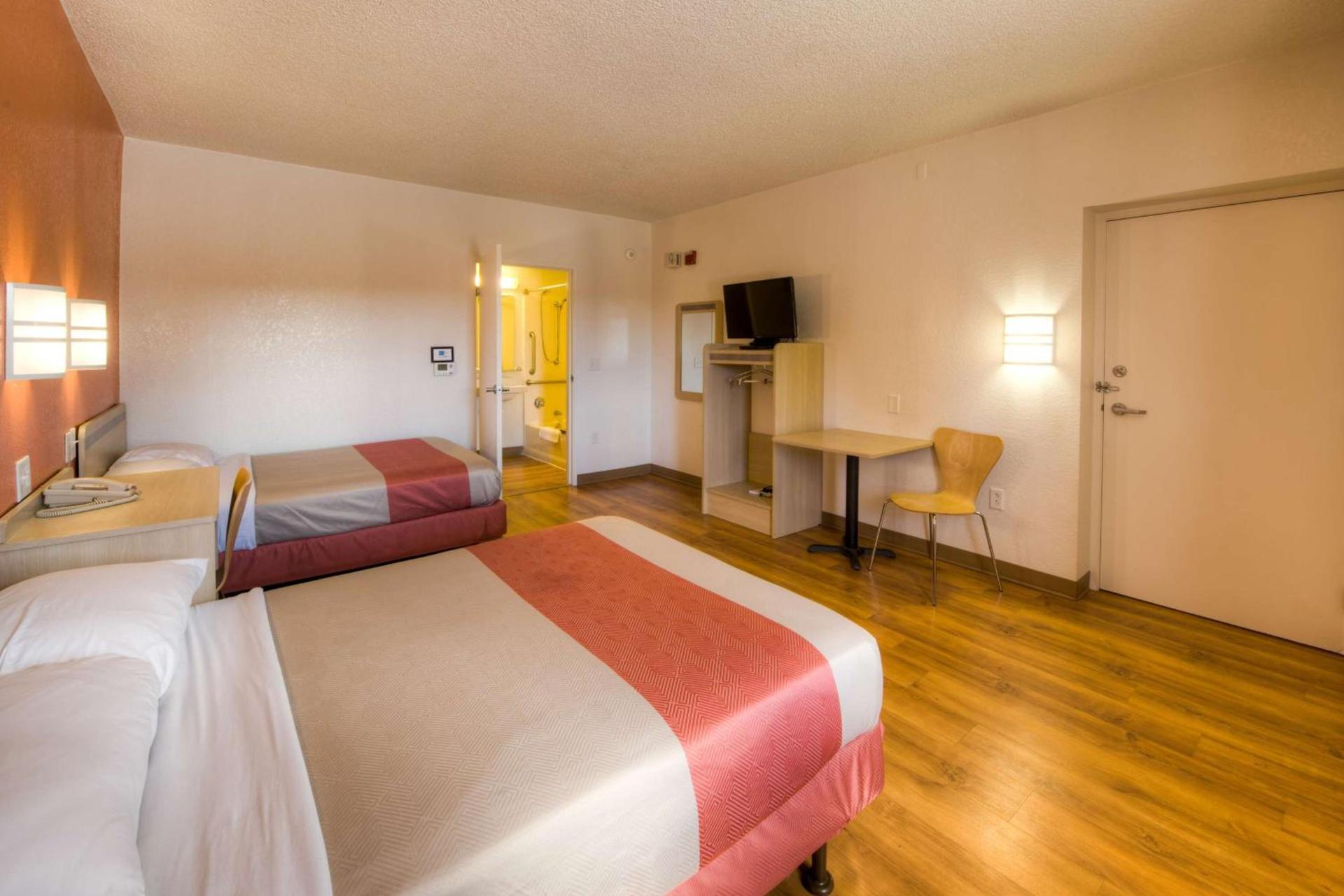 Motel 6-Niantic, CT - New London photo 15