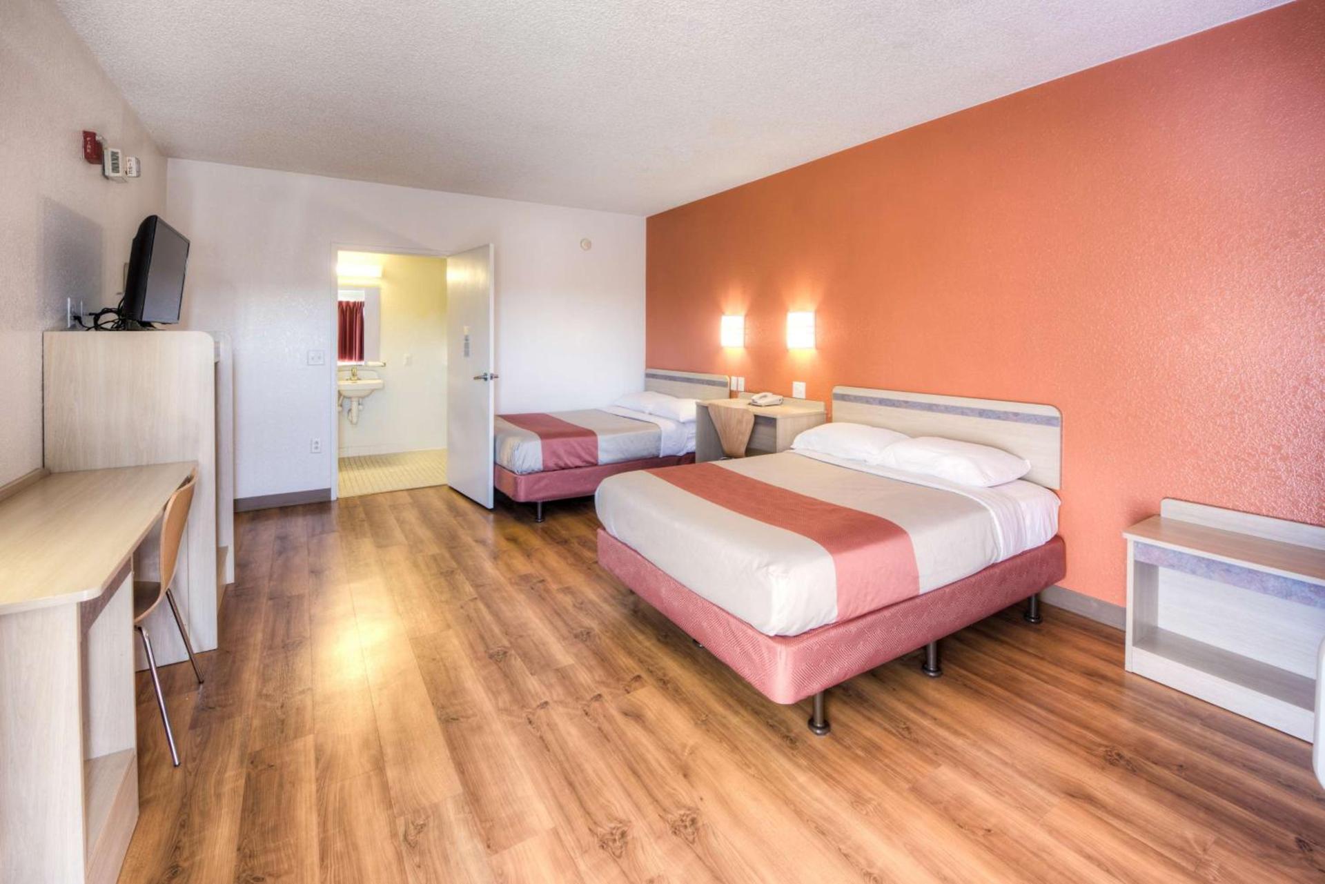 Motel 6-Niantic, CT - New London photo 16