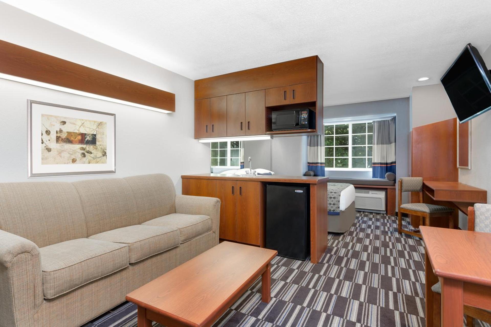 Microtel Inn & Suites by Wyndham Bremen photo 12