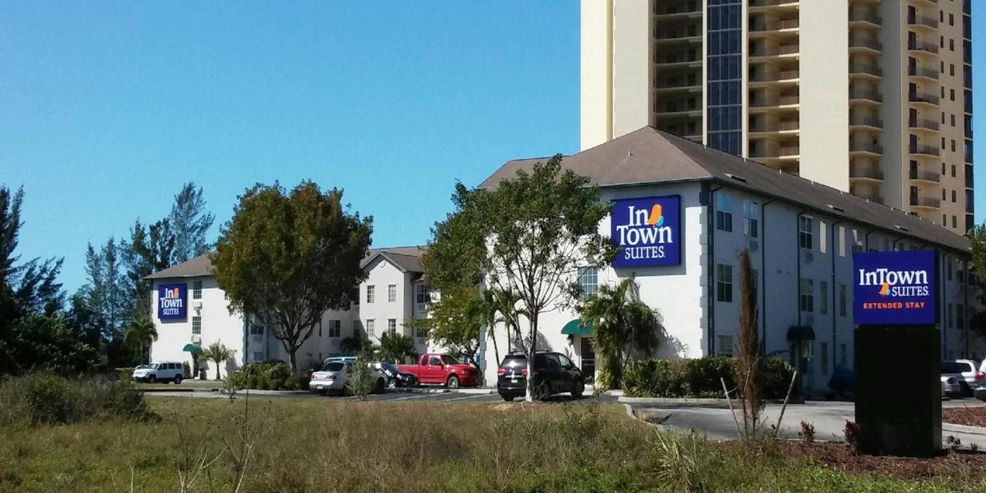 InTown Suites Extended Stay Fort Myers FL photo 3