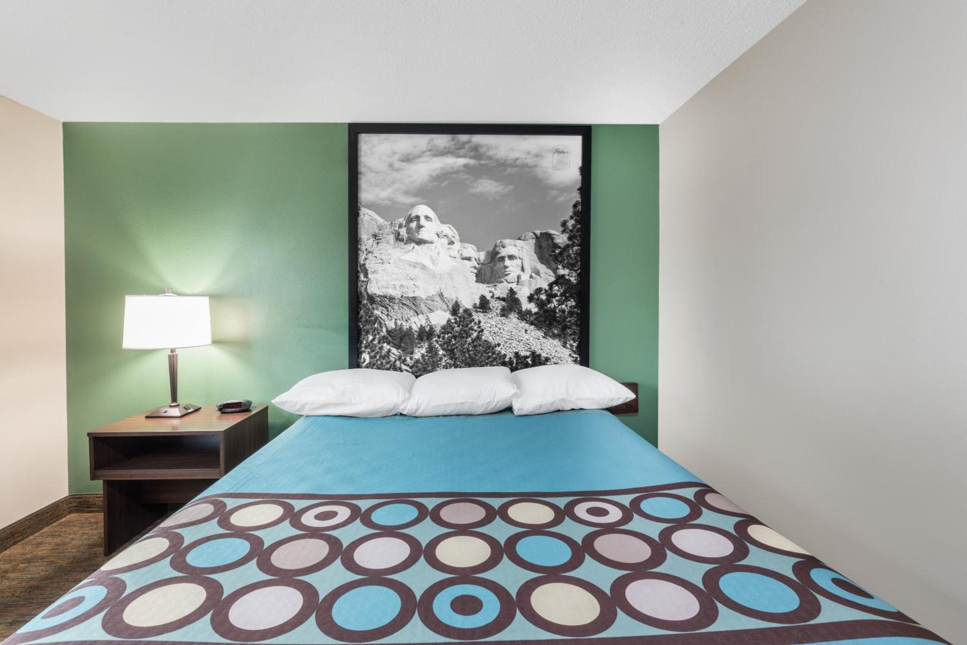 Super 8 by Wyndham Pierre SD photo 23