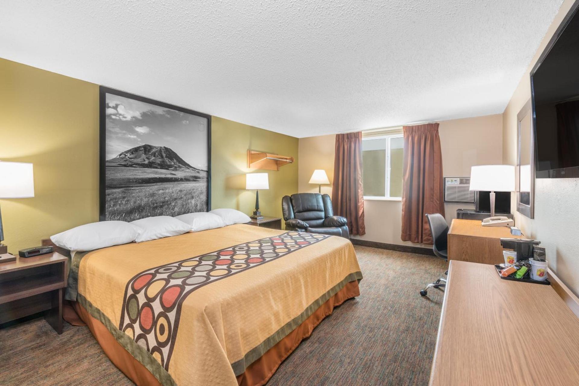 Super 8 by Wyndham Pierre SD photo 25