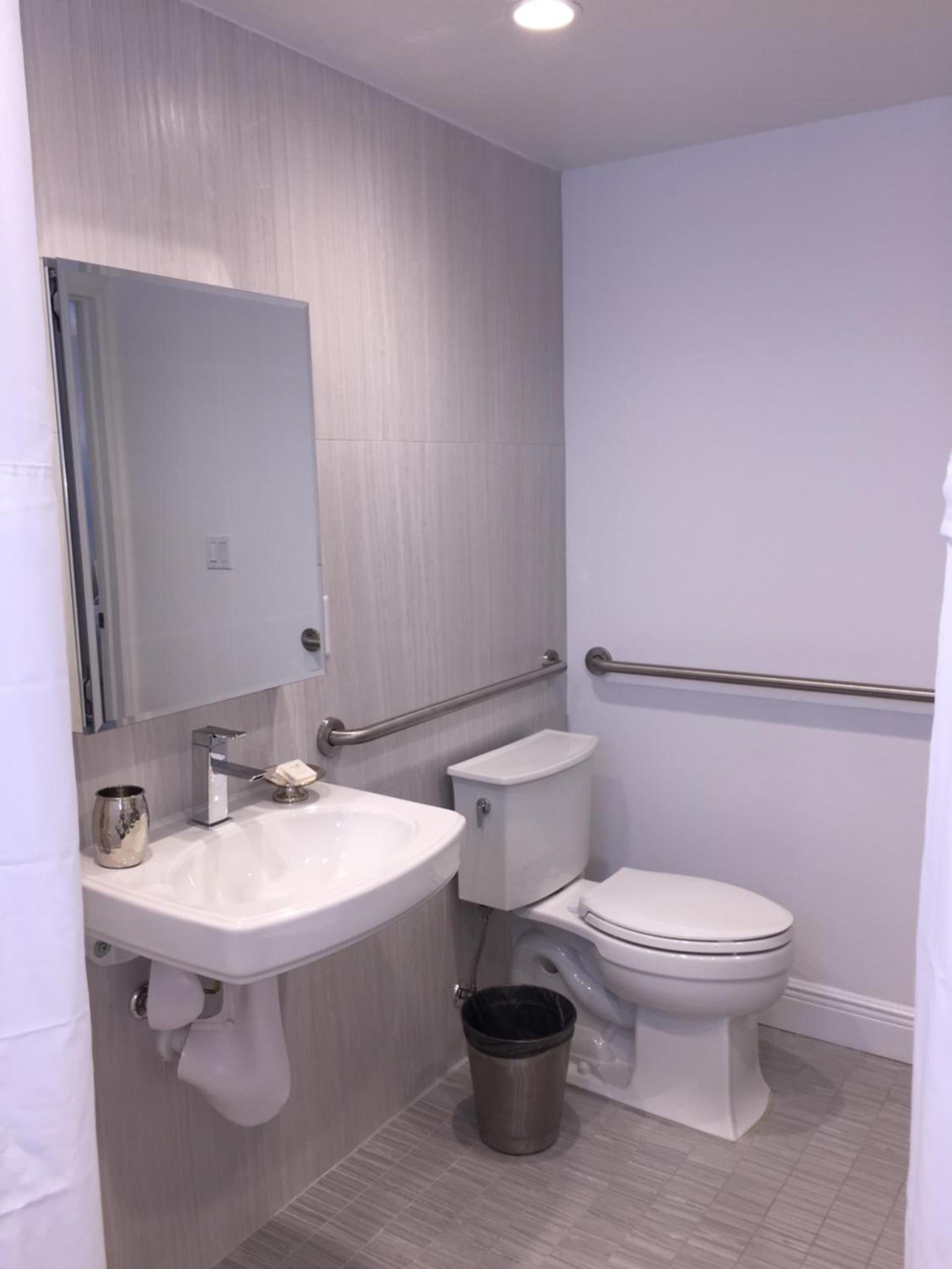 Sea Spray Inn photo 24