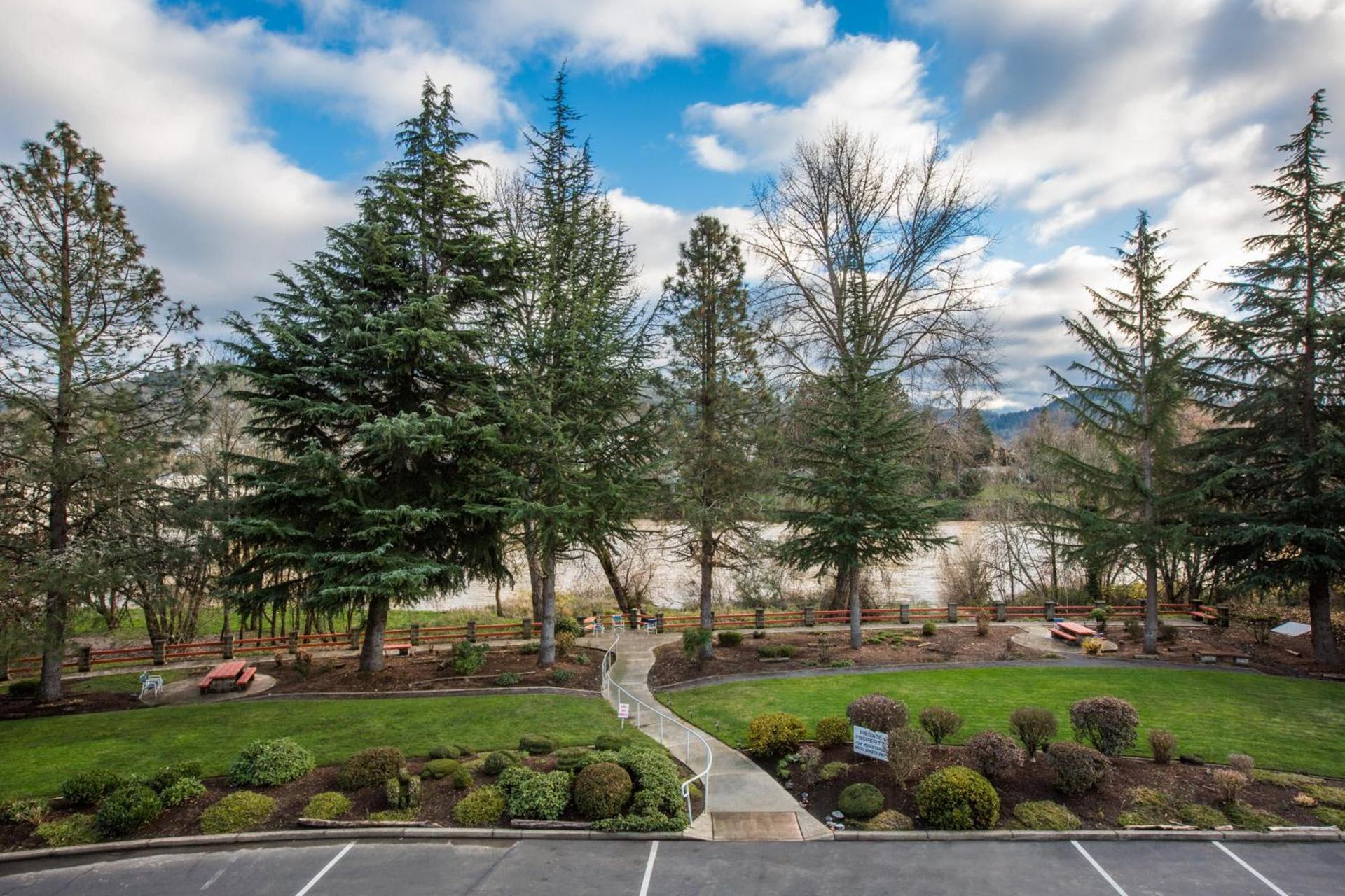 Riverfront Inn Roseburg photo 13