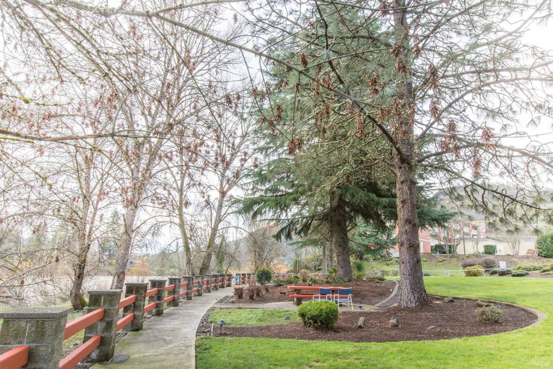Riverfront Inn Roseburg photo 14