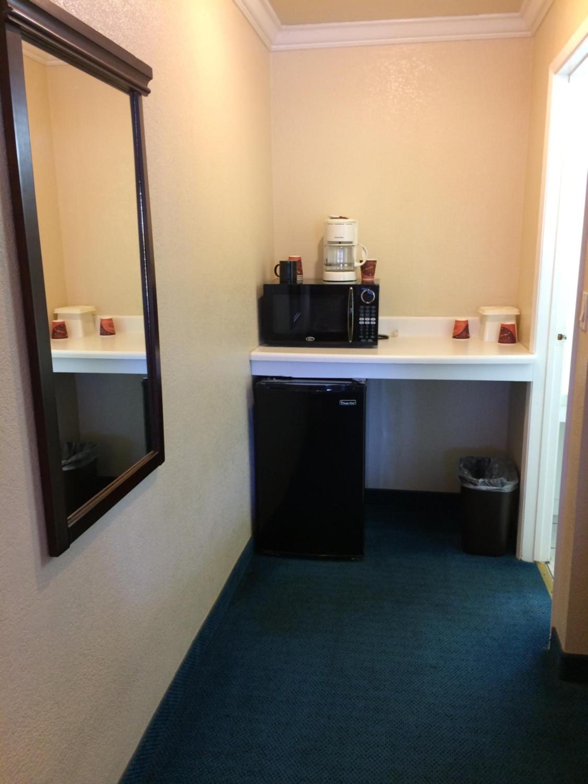 Oak Motel photo 12