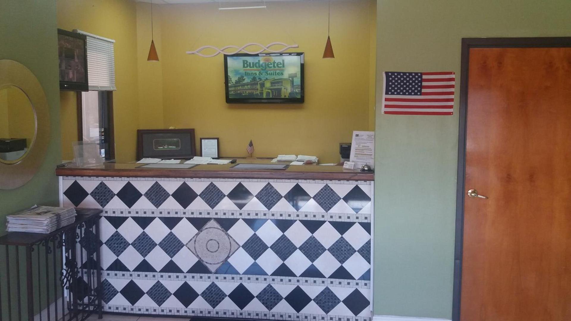 Budgetel Inn and Suites- FORT GORDON photo 8