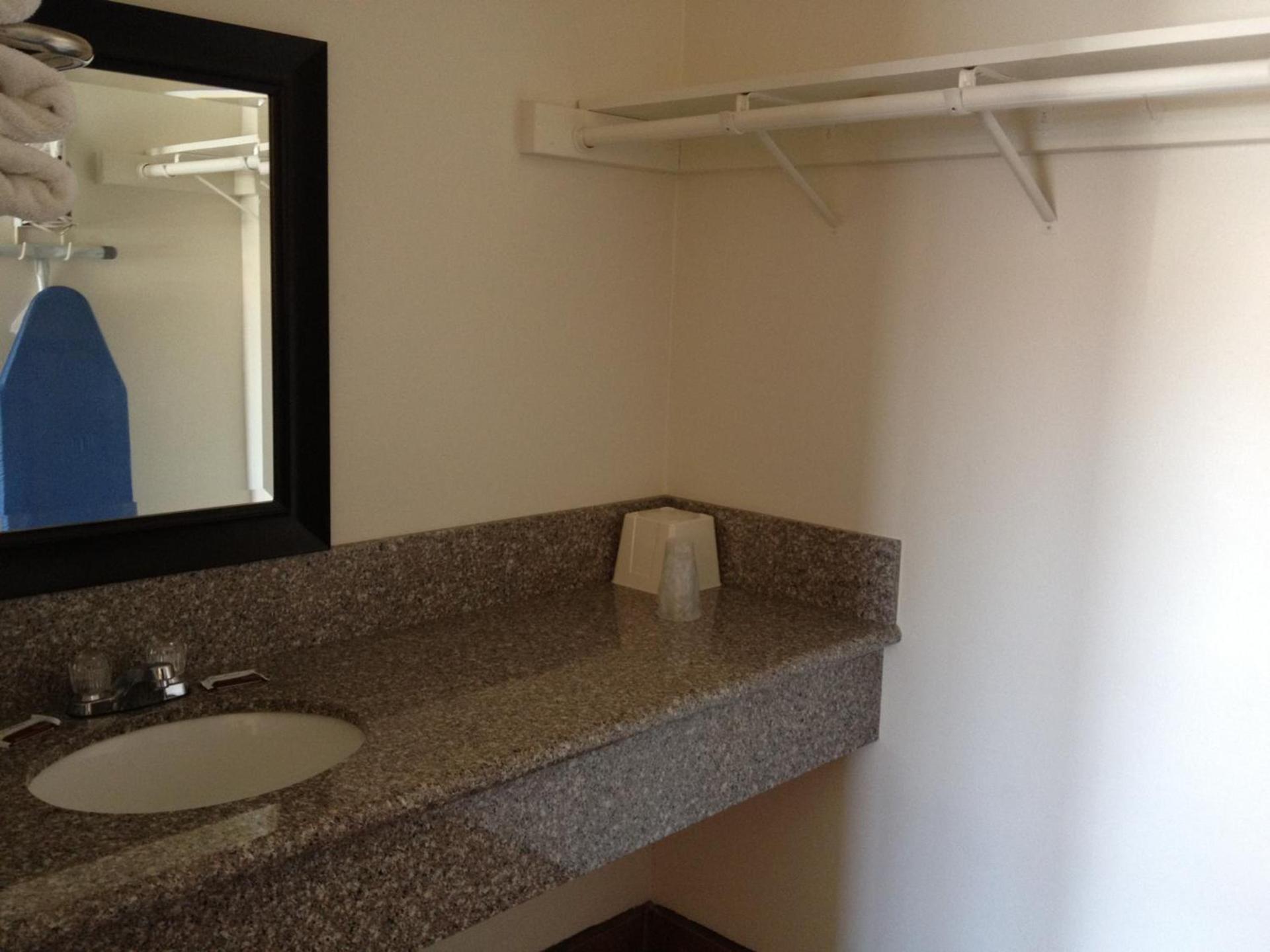 Colton Inn photo 2