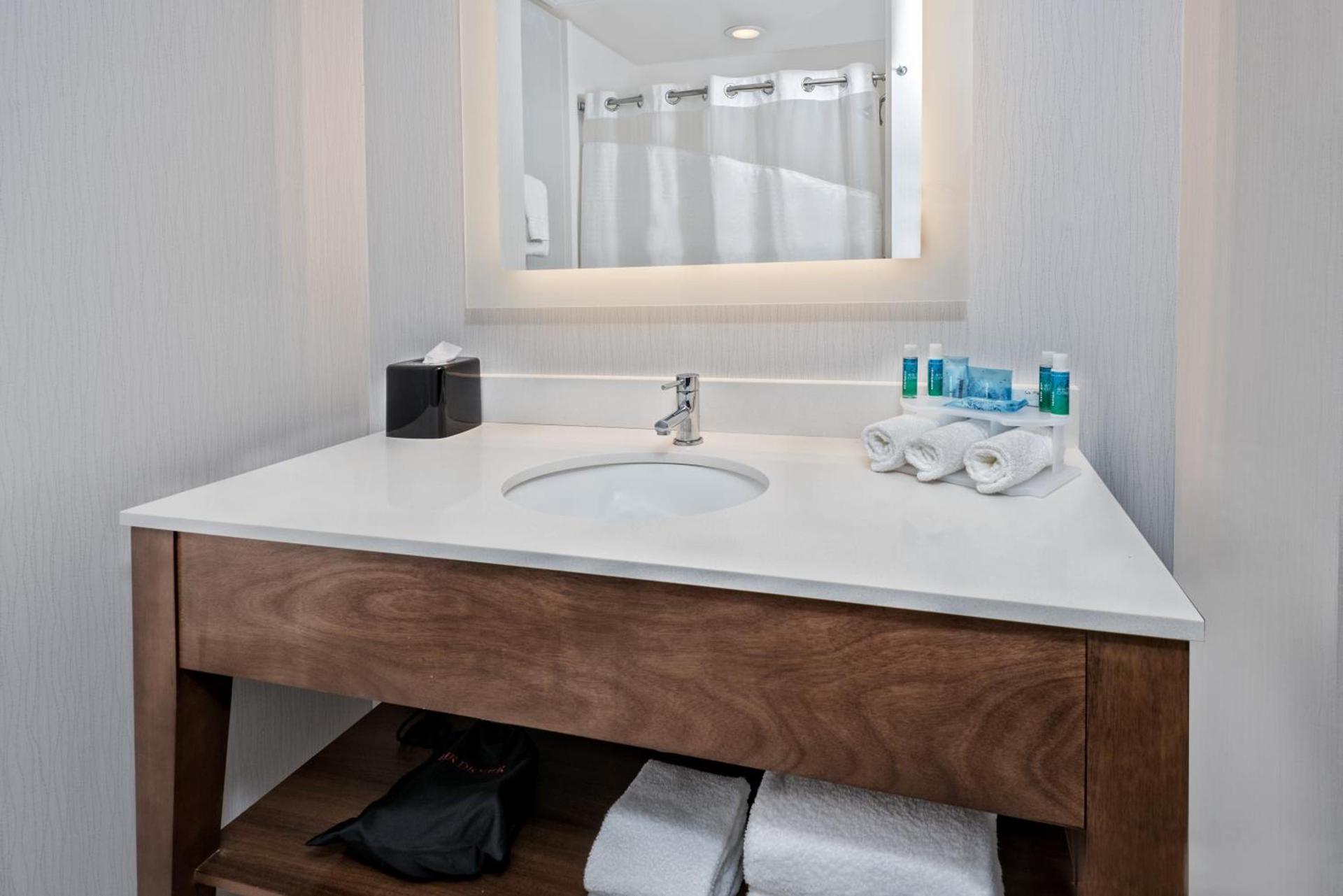 Holiday Inn Express & Suites Austin - Round Rock Area by IHG photo 2