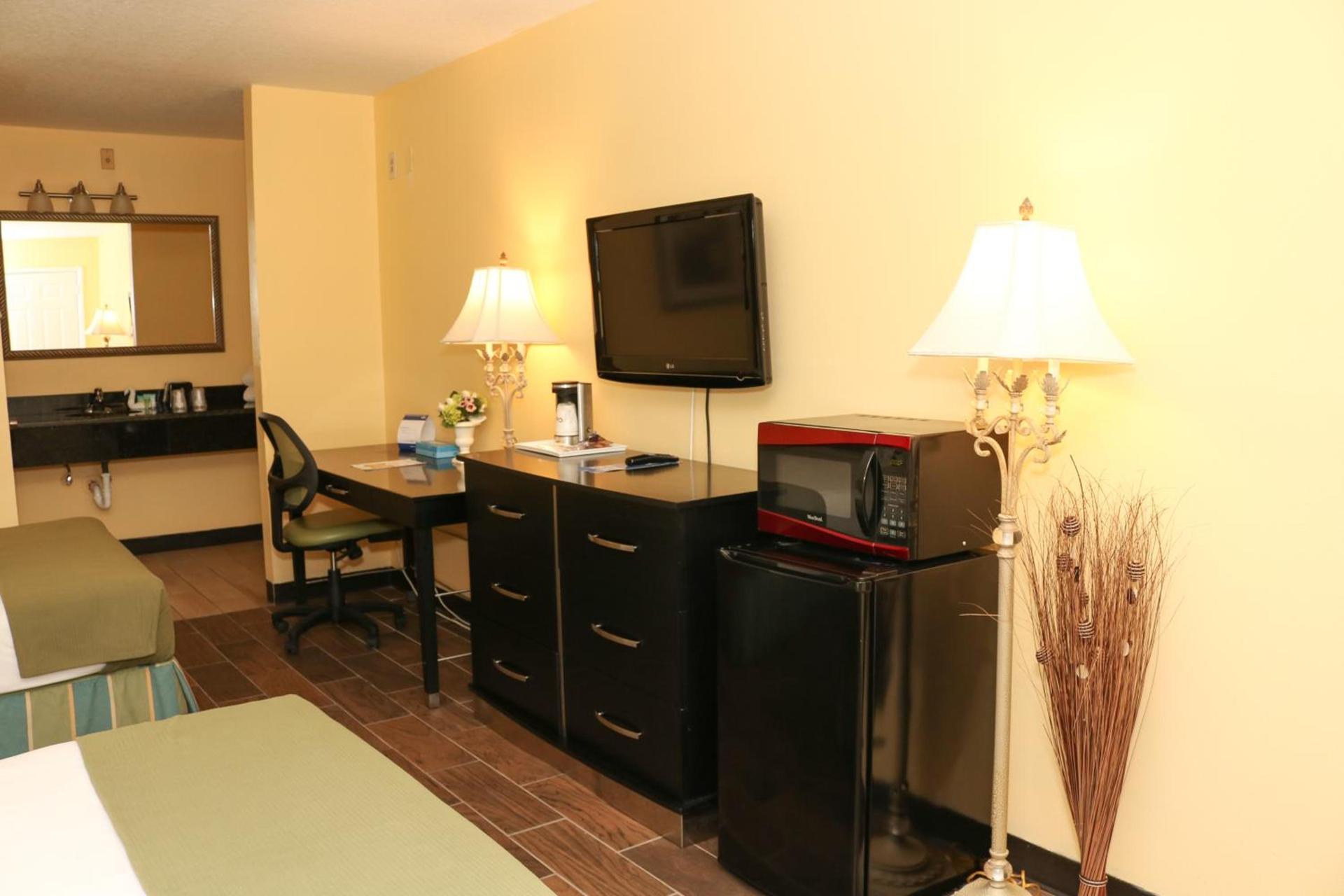 Shining Light Inn & Suites photo 16