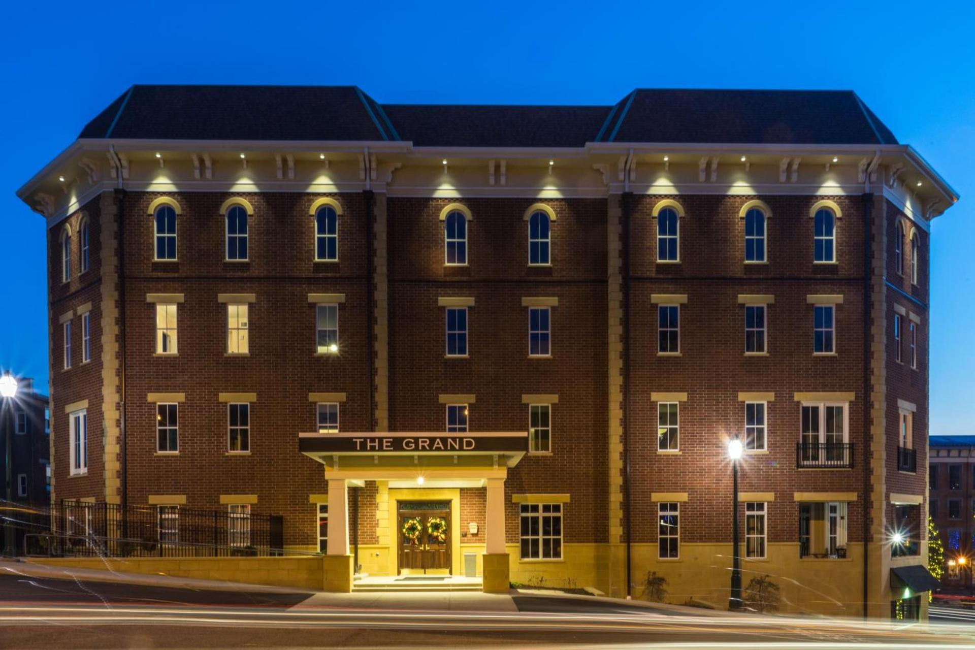 The Mount Vernon Grand Hotel photo 2