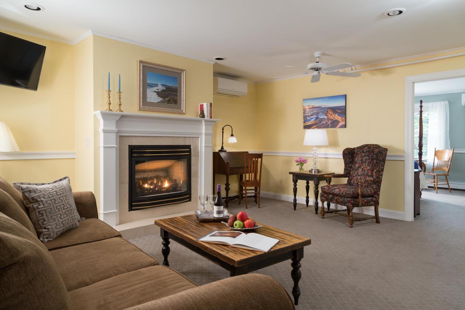 Wolf Cove Inn photo 14