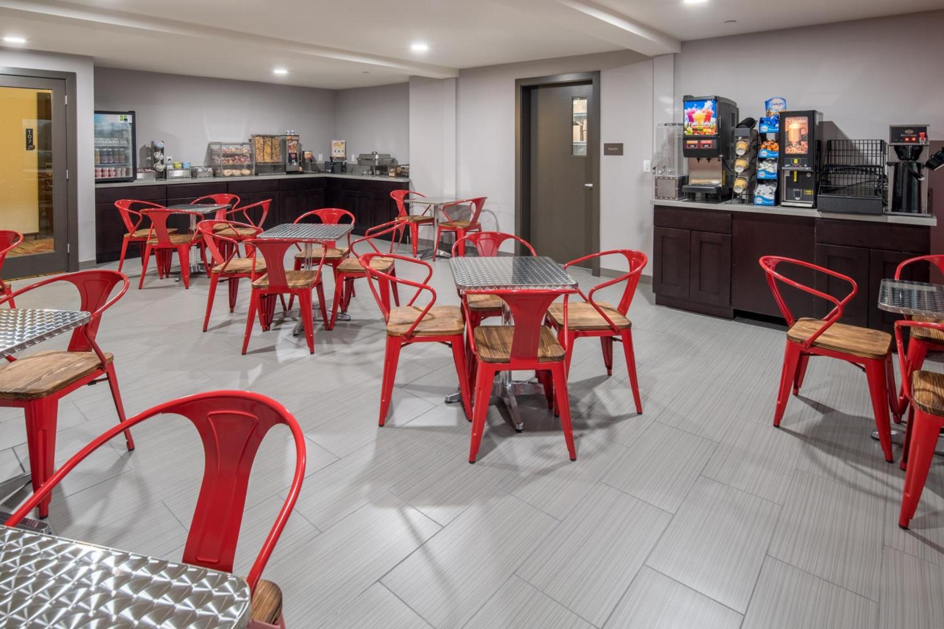 Red Lion Inn and Suites Everett photo 10