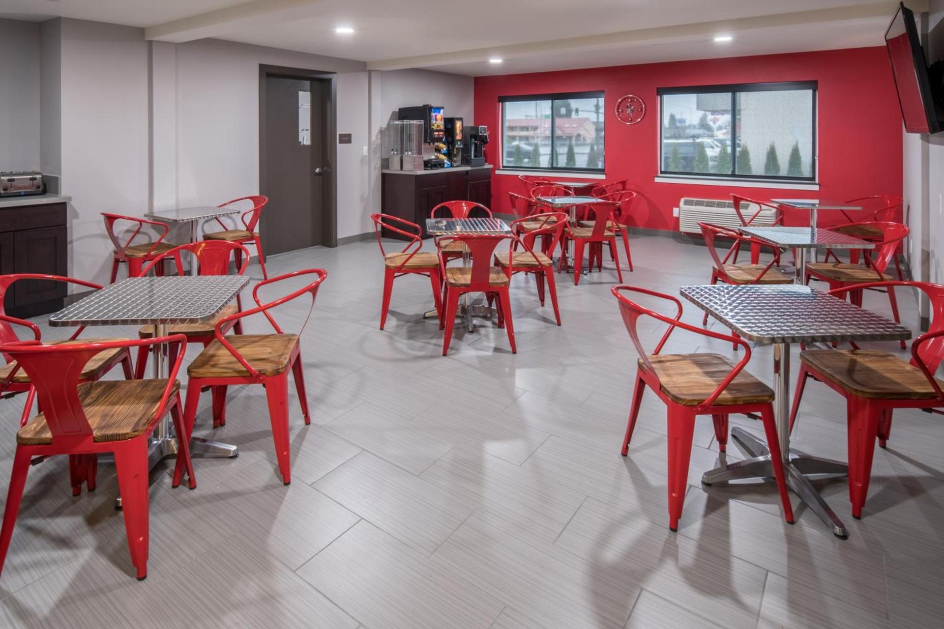 Red Lion Inn and Suites Everett photo 9