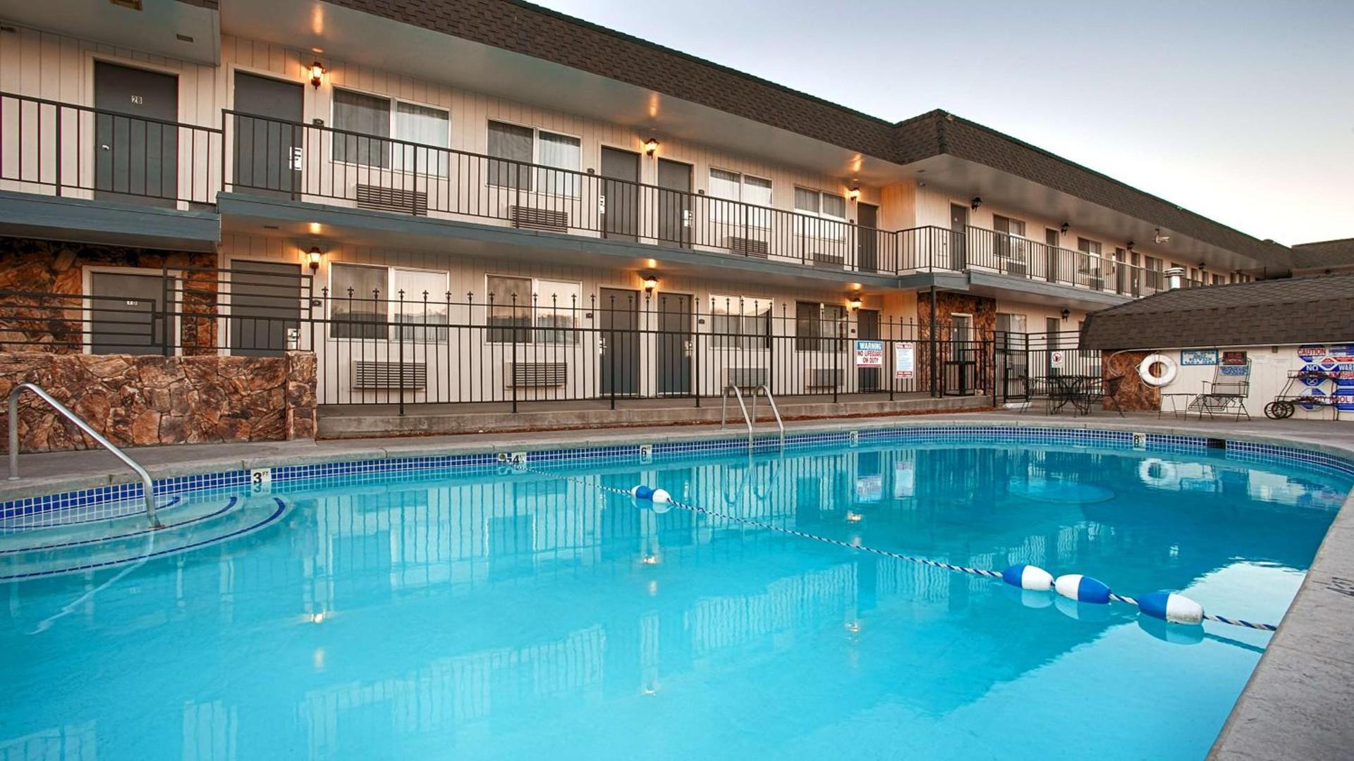 SureStay Plus Hotel by Best Western Susanville photo 17