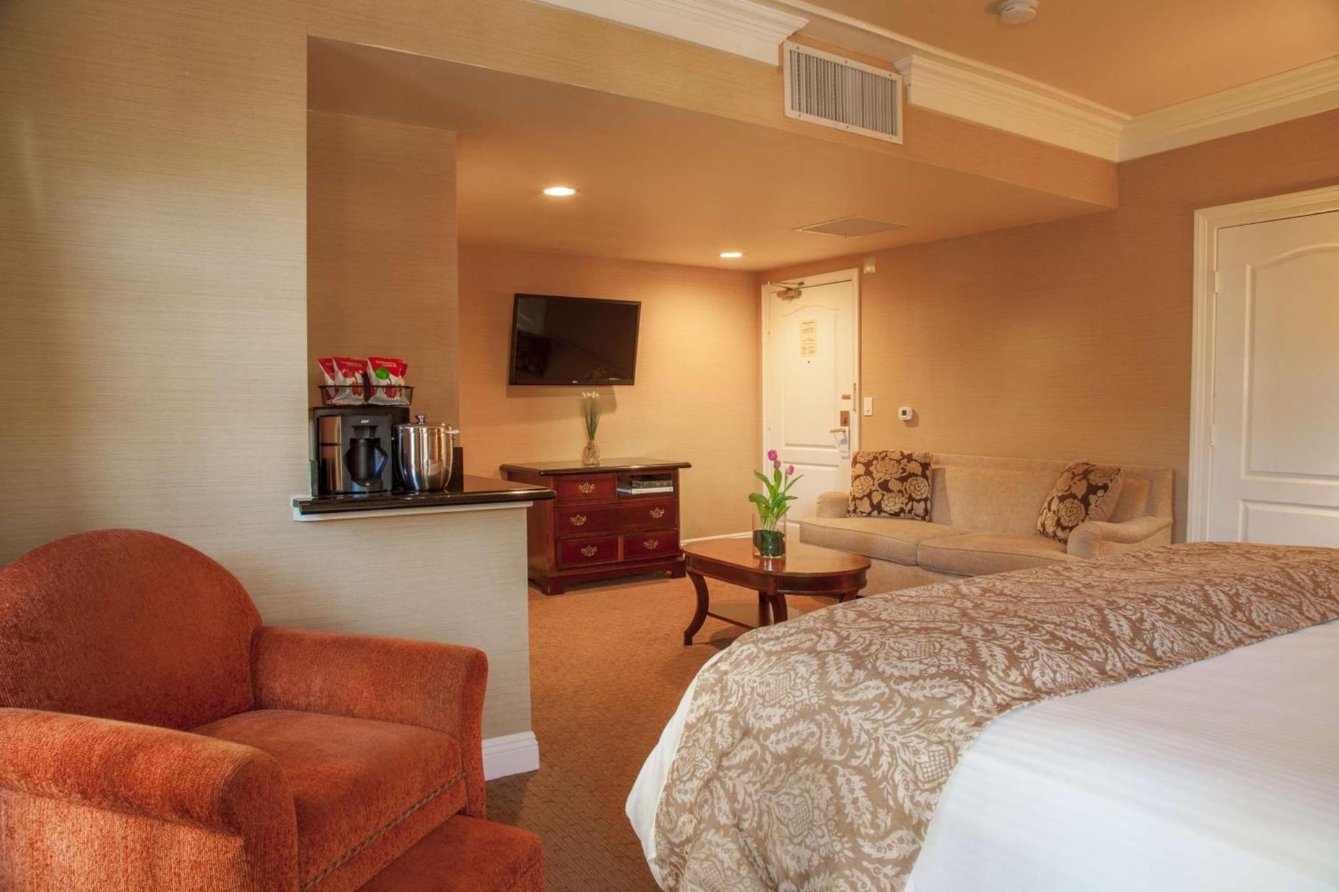 Best Western Plus Sunset Plaza Hotel photo 17