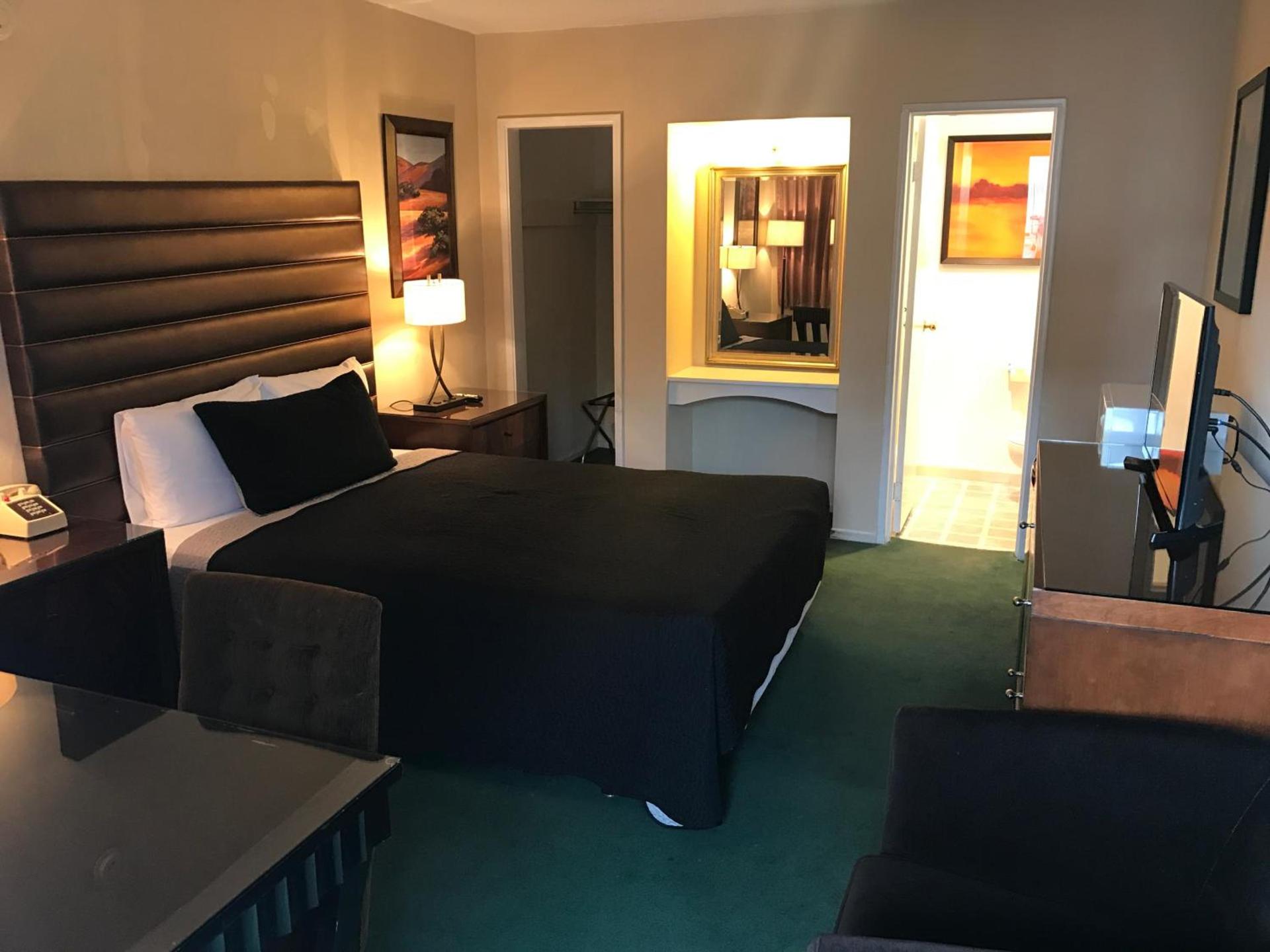 Discovery Inn photo 10