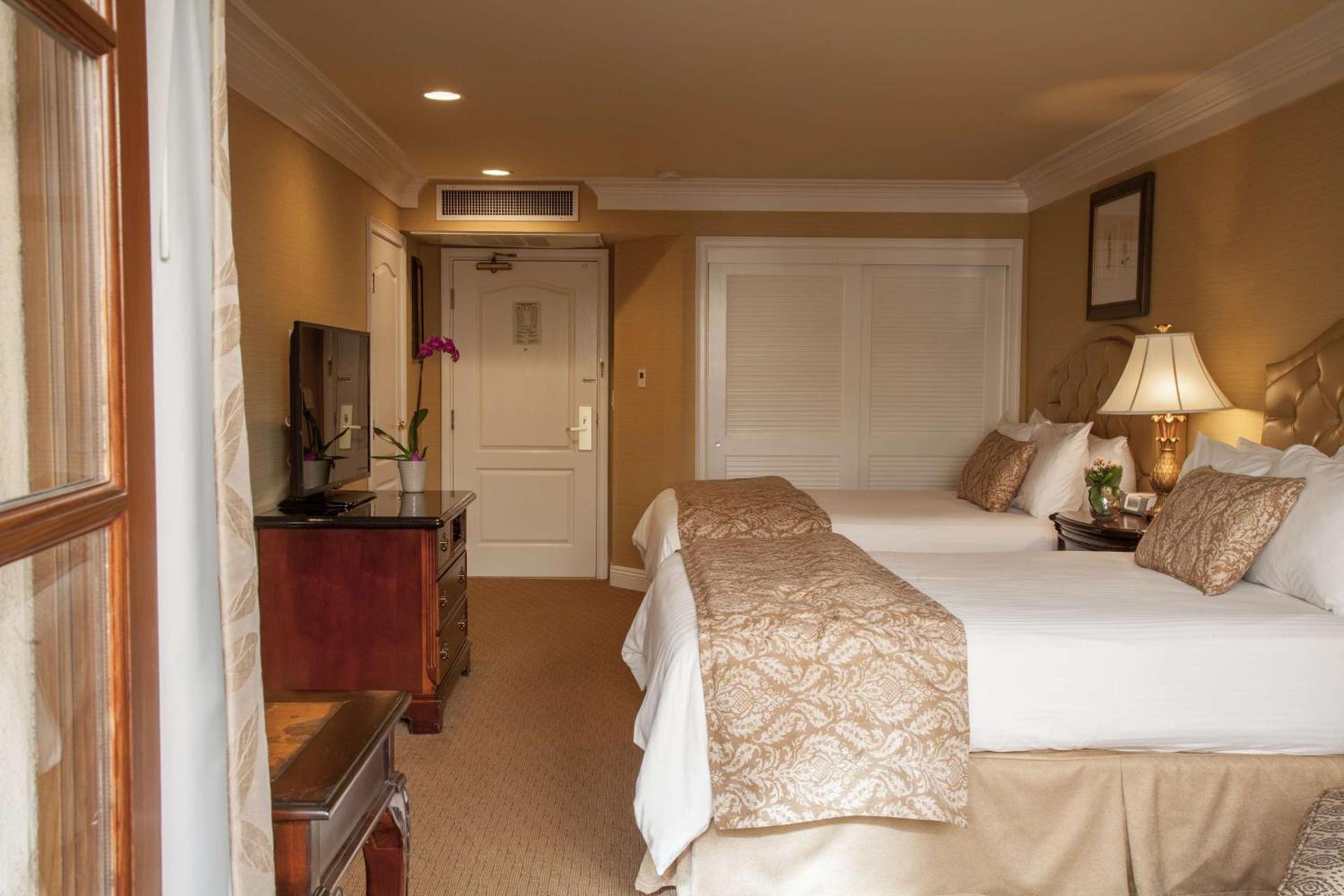 Best Western Plus Sunset Plaza Hotel photo 25