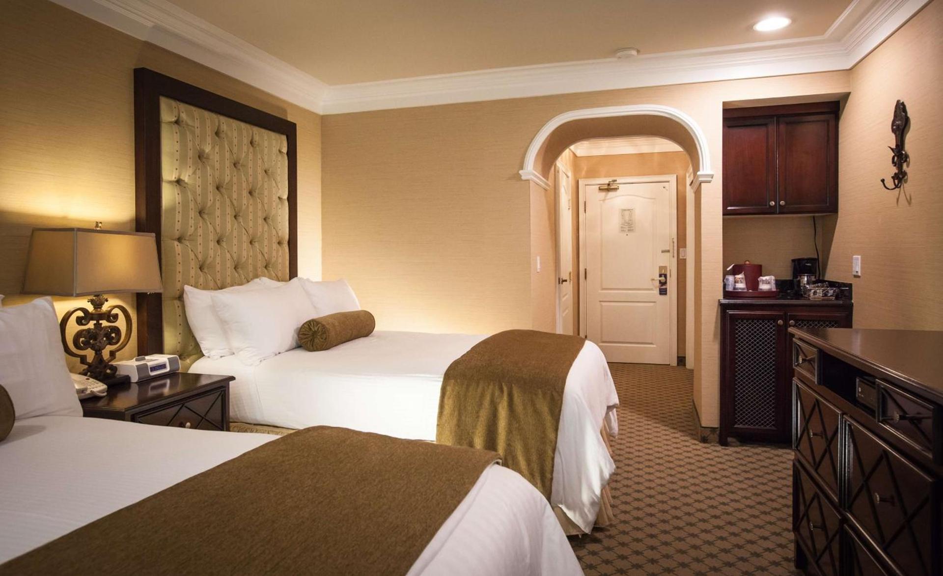Best Western Plus Sunset Plaza Hotel photo 19