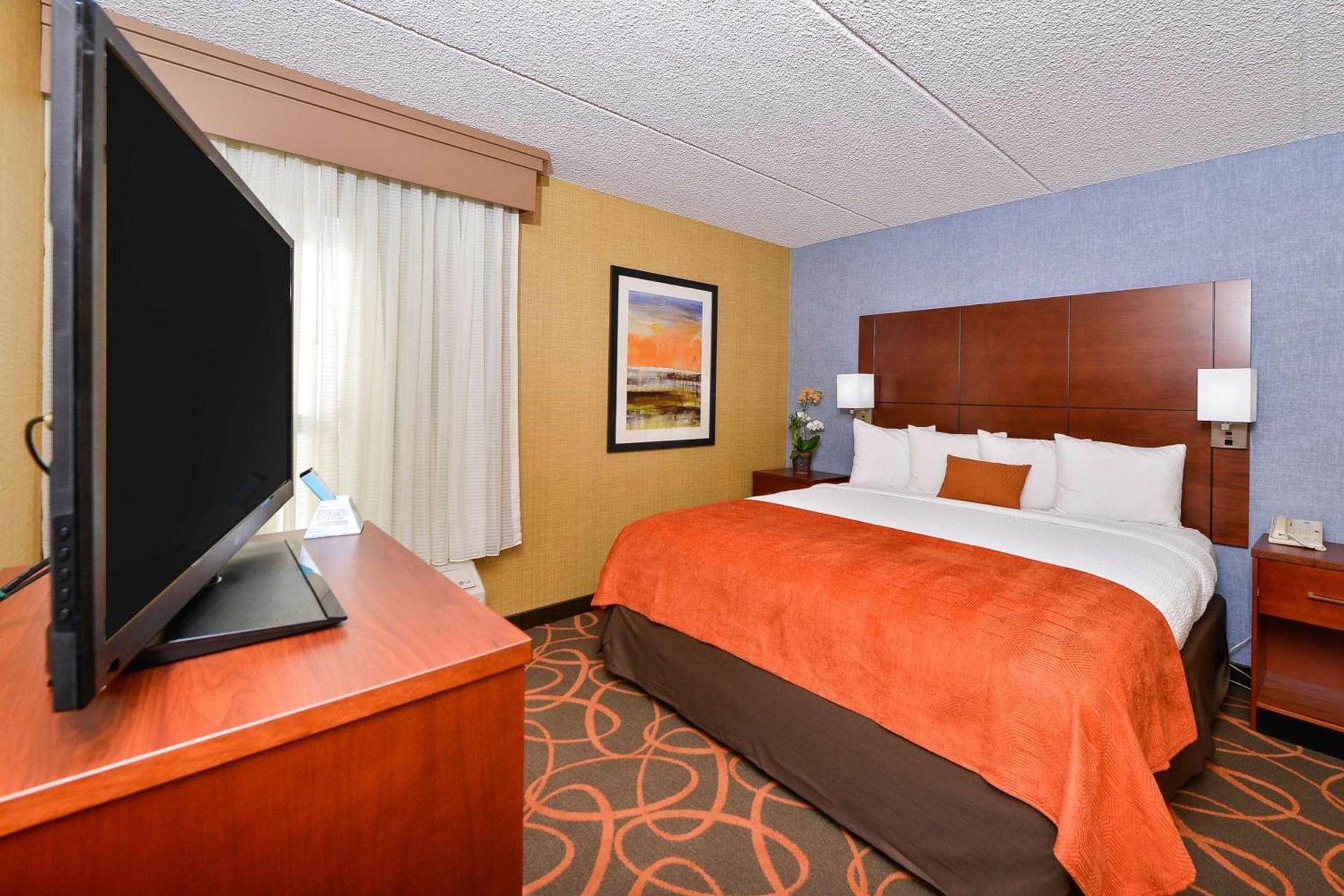 Best Western Plus Fresno Airport Hotel photo 9