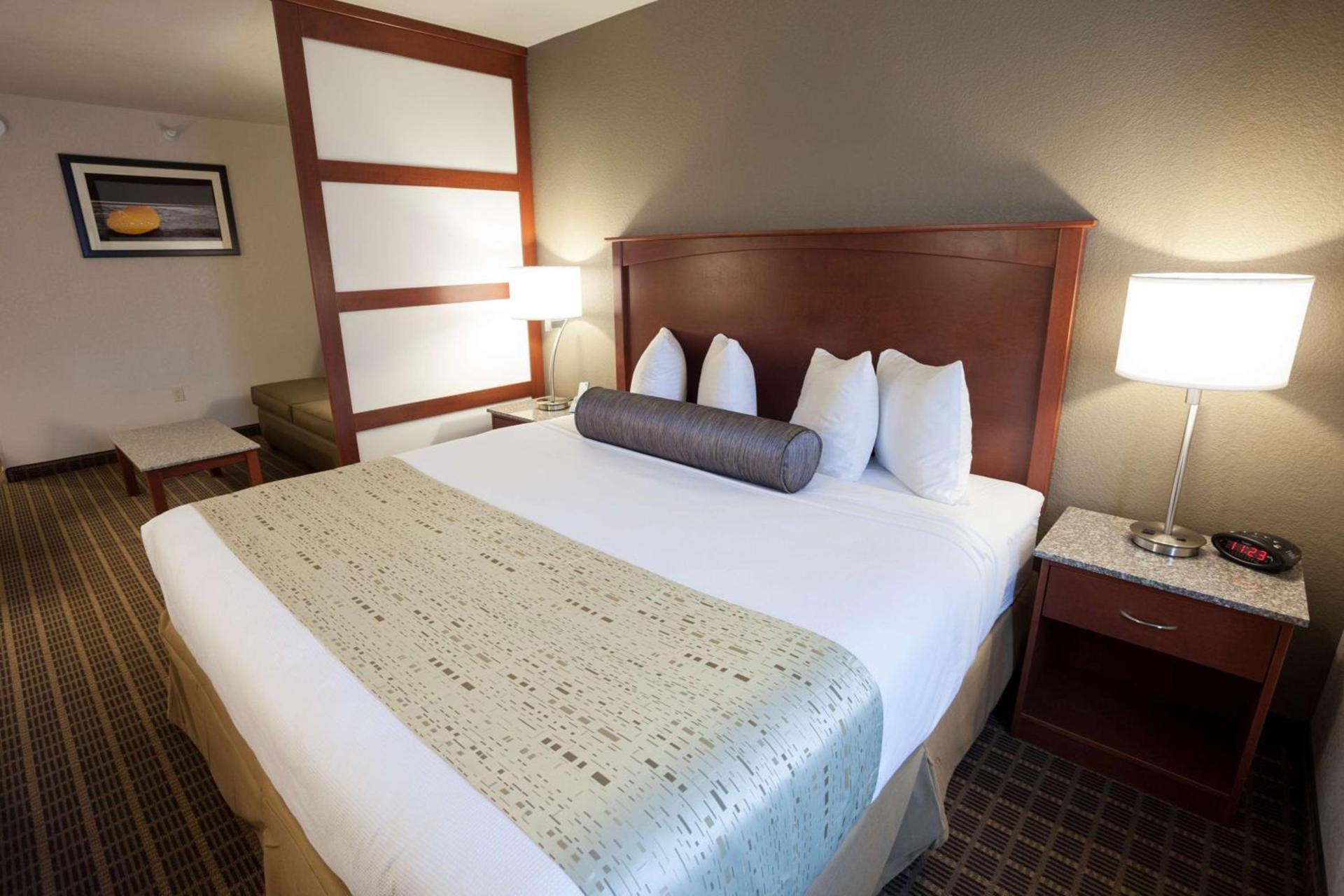 Best Western Plus Peak Vista Inn & Suites photo 16