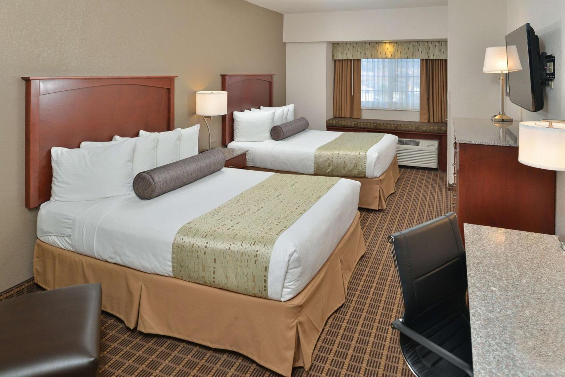 Best Western Plus Peak Vista Inn & Suites photo 2