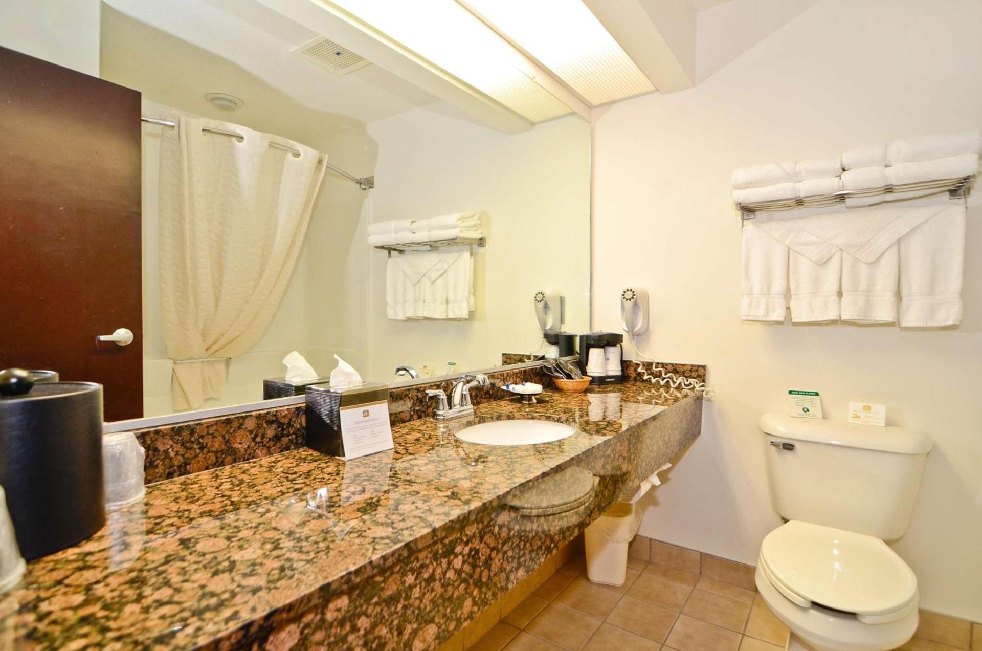 Best Western Gas City photo 25