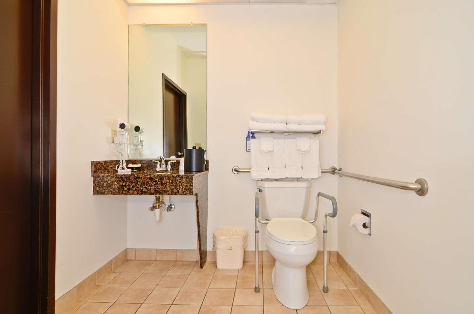 Best Western Gas City photo 24
