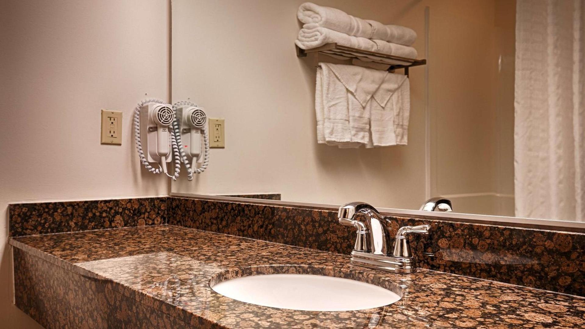 Best Western Gas City photo 26
