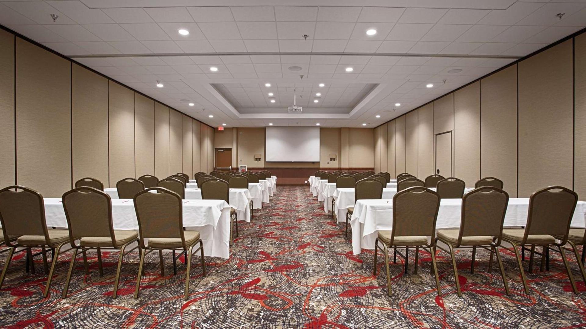Best Western Plus Willmar photo 5