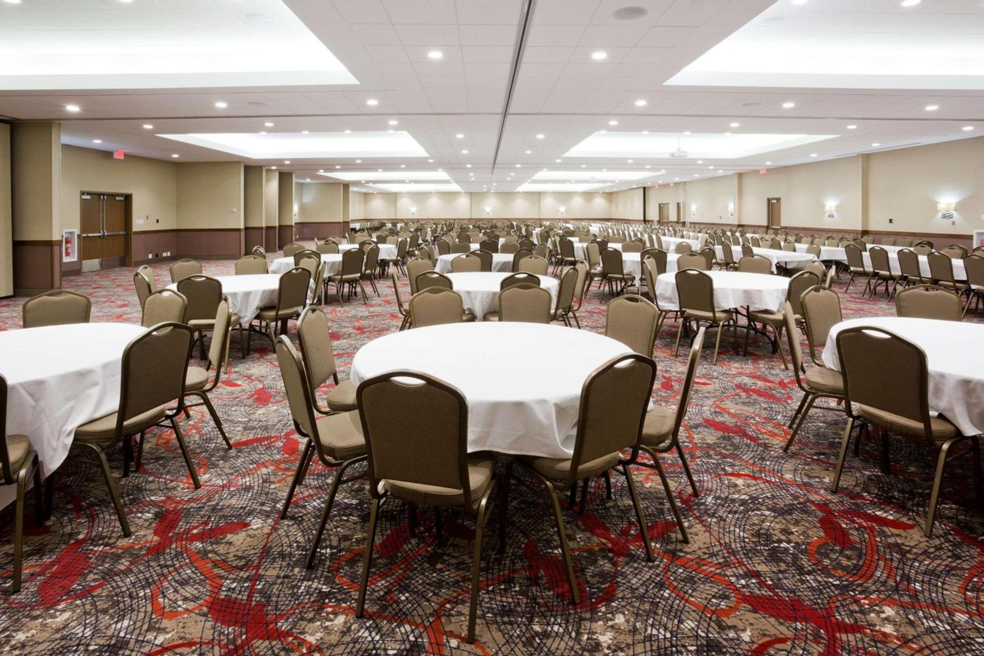 Best Western Plus Willmar photo 25