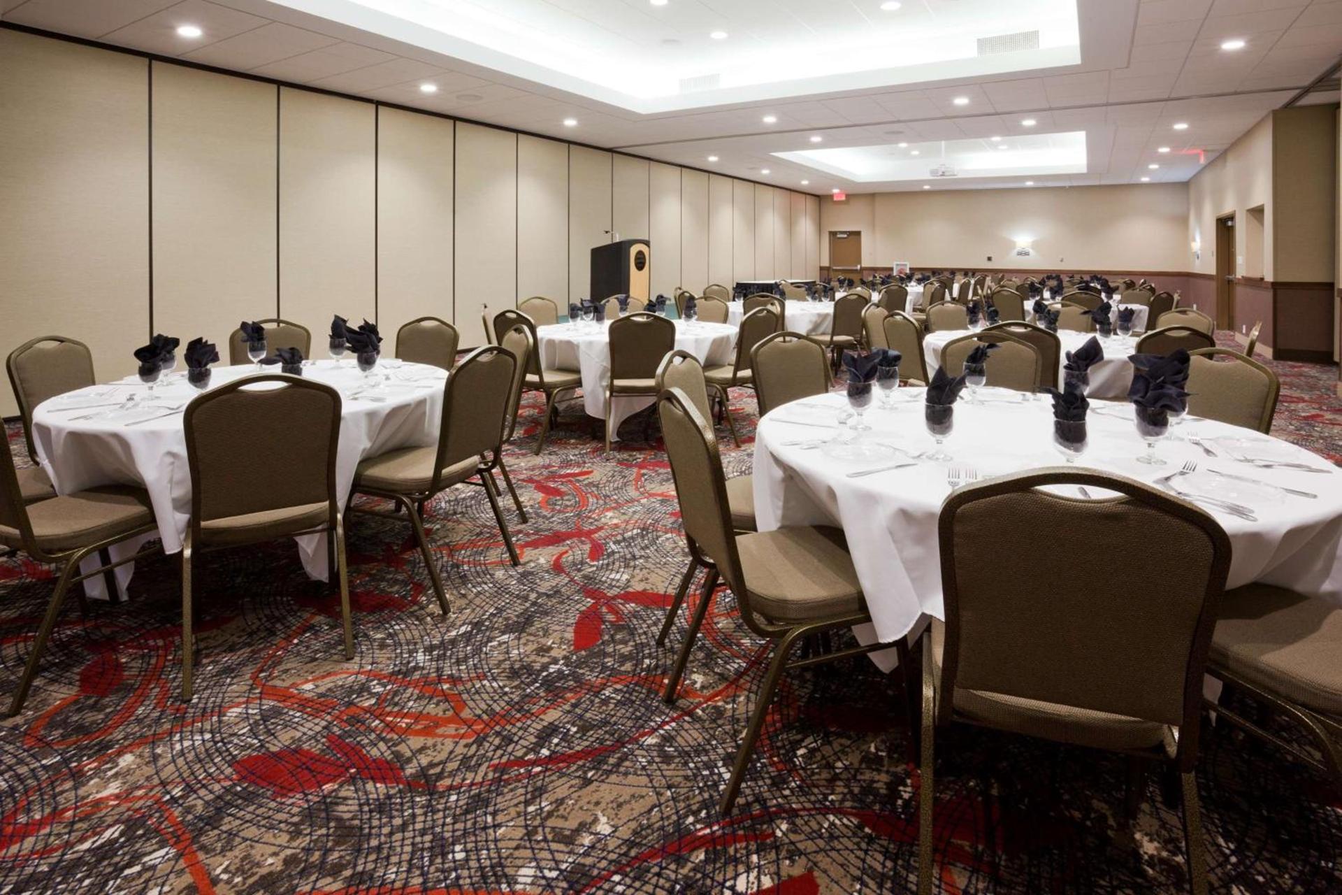 Best Western Plus Willmar photo 26
