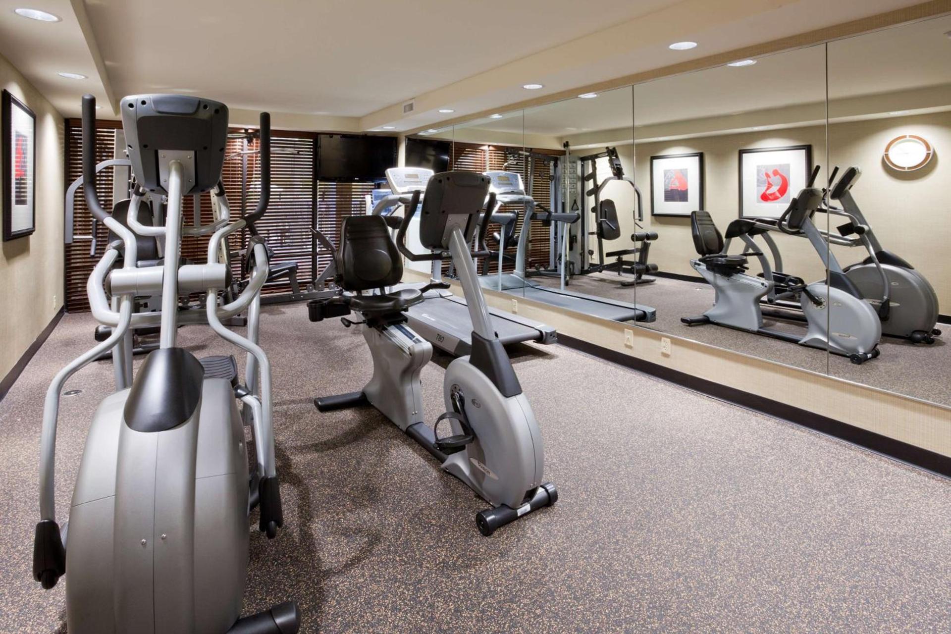 Best Western Plus Willmar photo 10