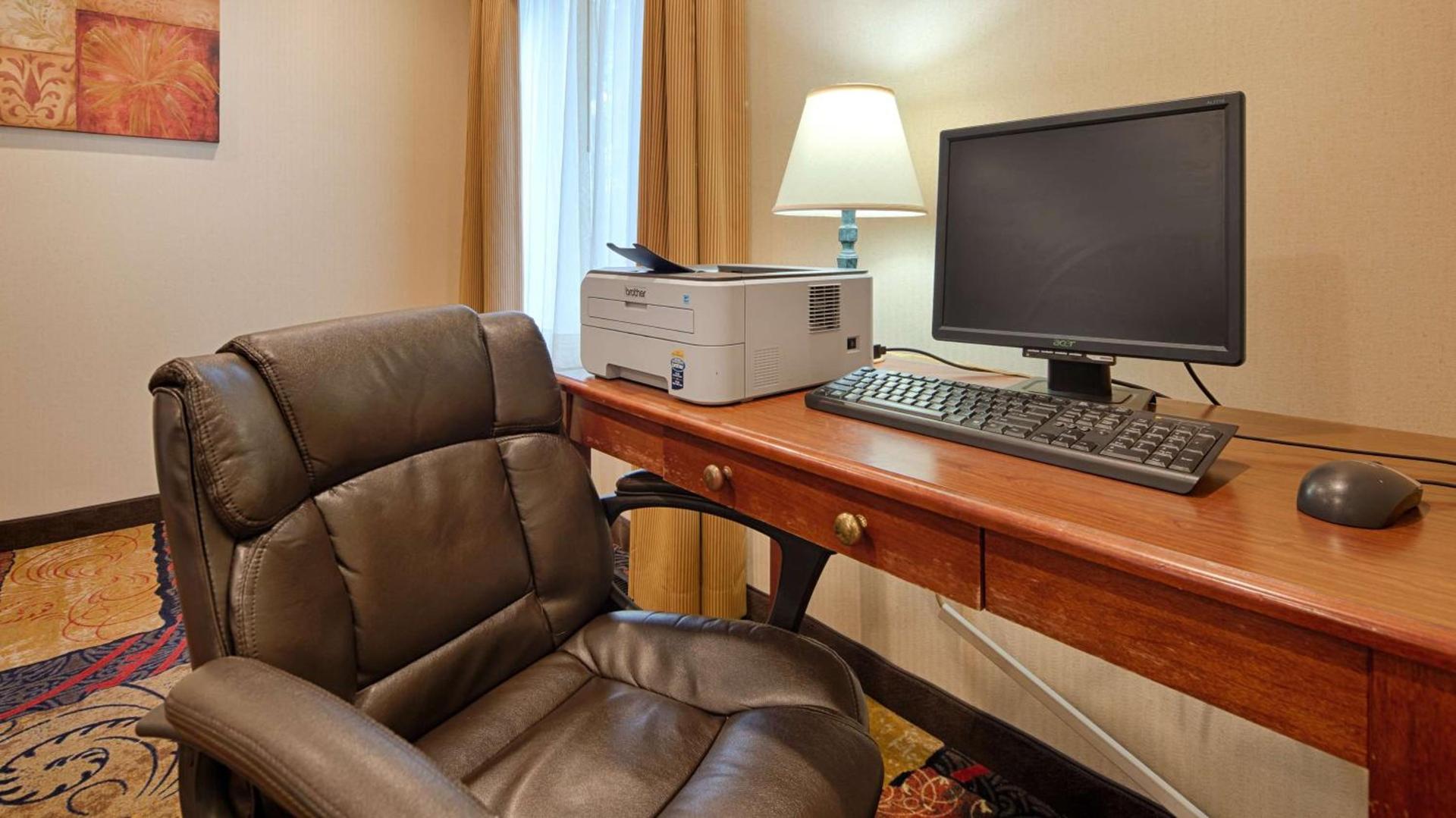Best Western Plaza Hotel Saugatuck photo 6