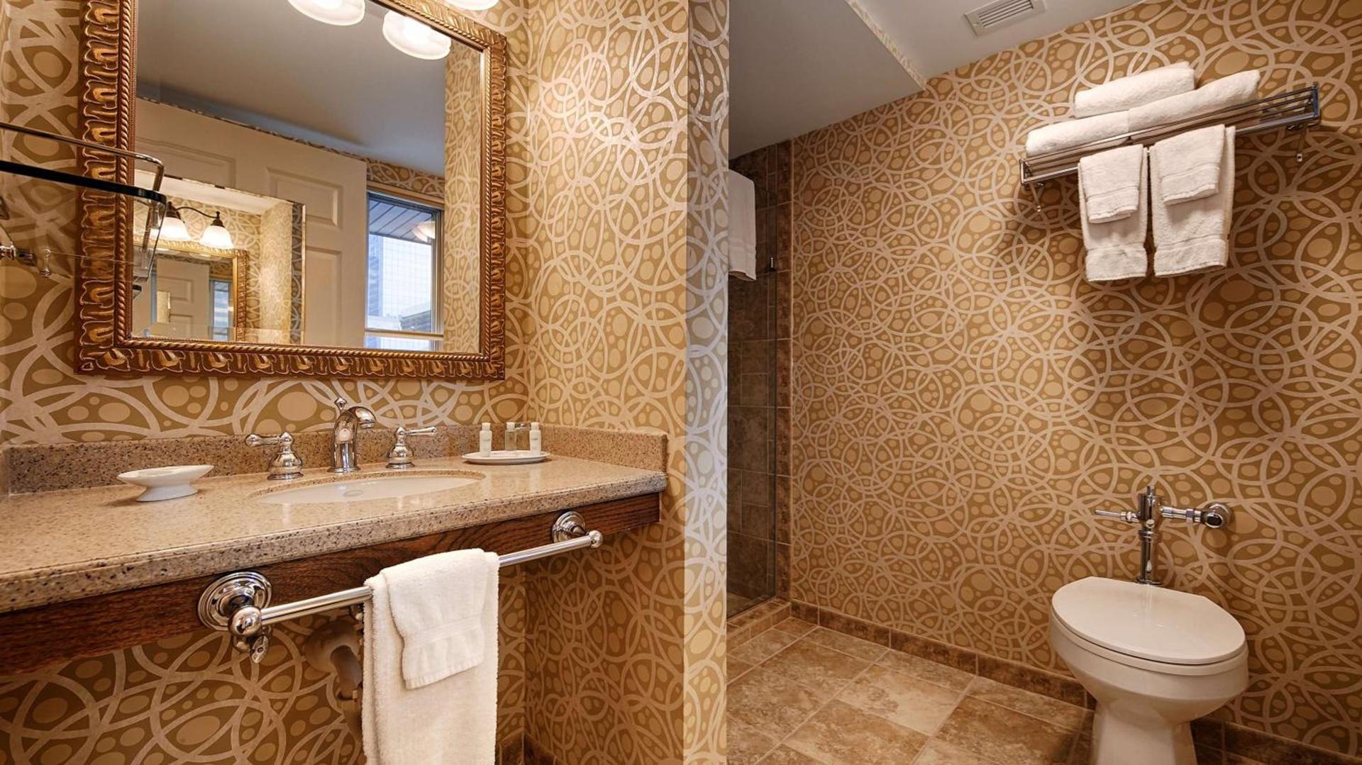 Best Western Plus The Normandy Inn & Suites photo 12