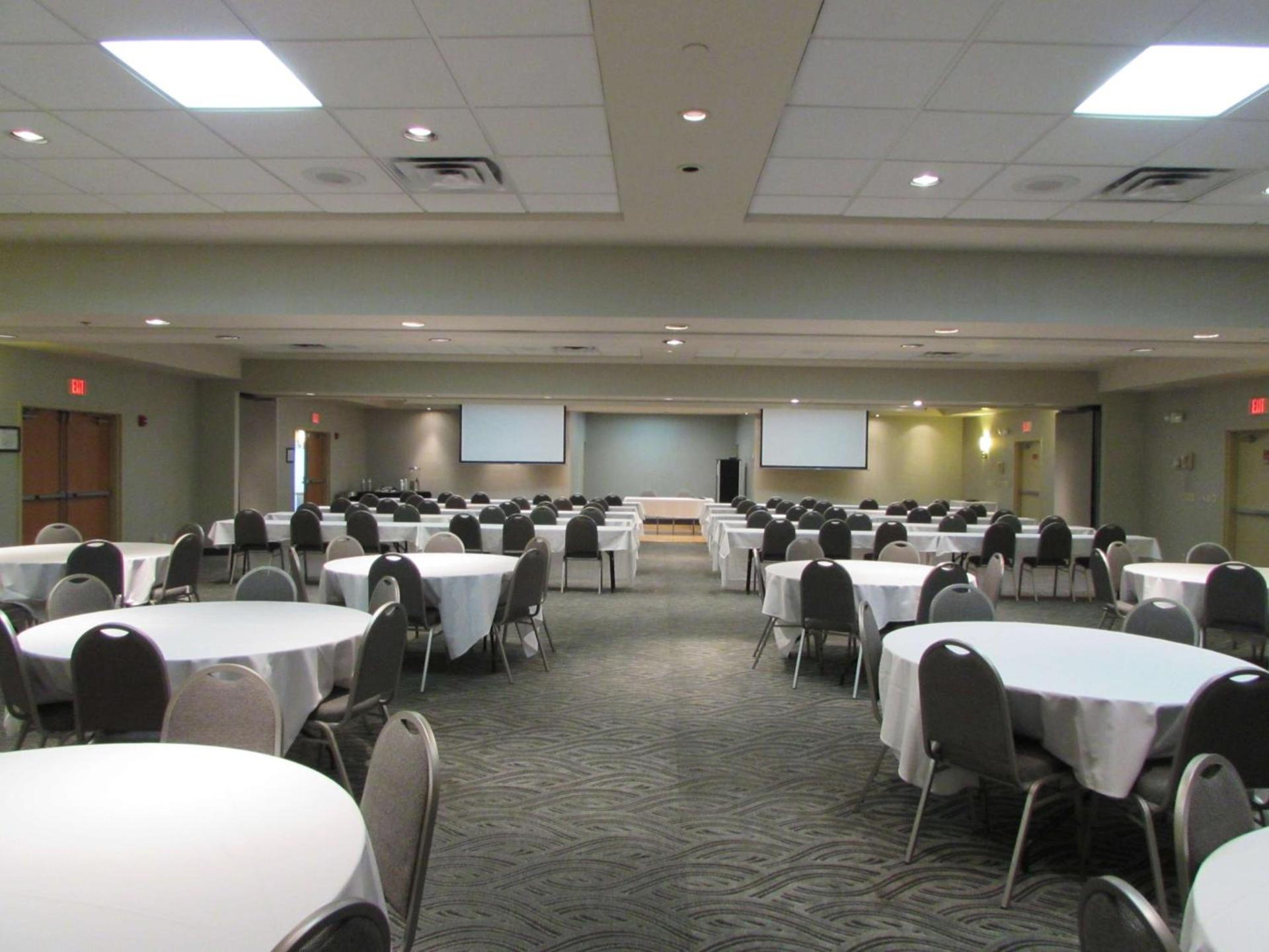 Best Western Plus York Hotel and Conference Center photo 2