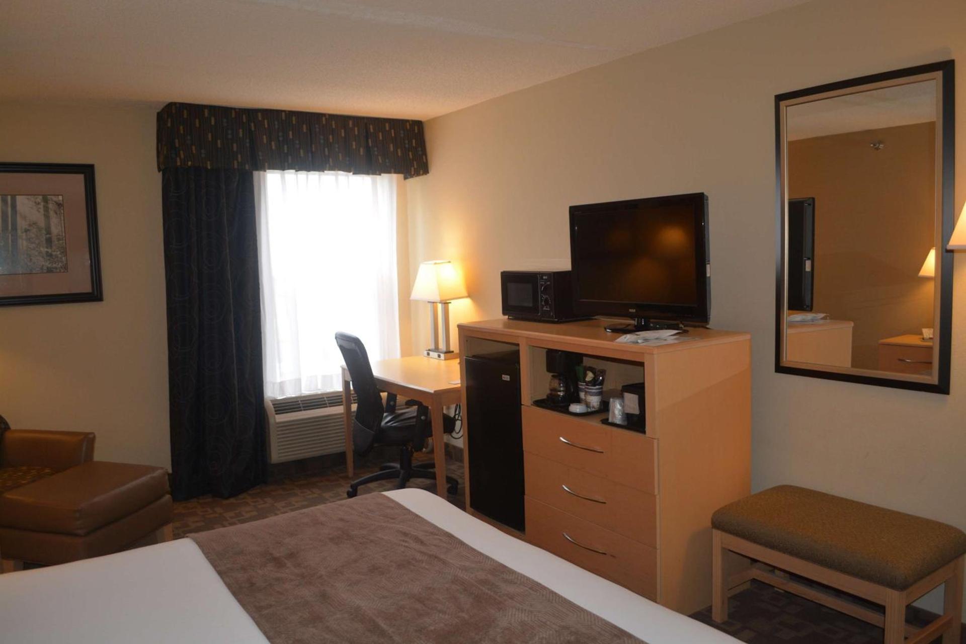 SureStay Plus Hotel by Best Western Roanoke Rapids I-95 photo 12