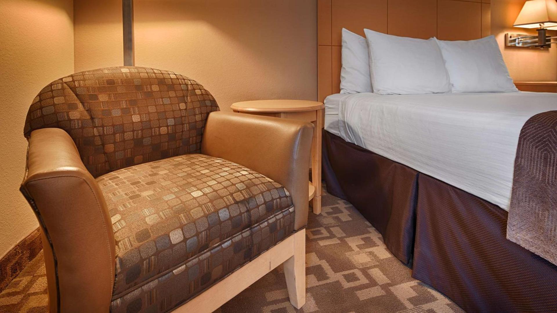 SureStay Plus Hotel by Best Western Roanoke Rapids I-95 photo 23