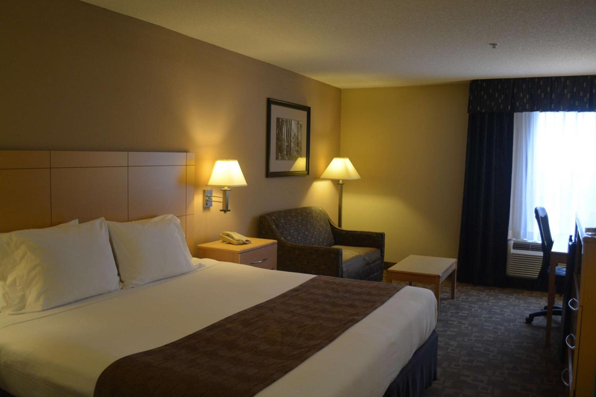 SureStay Plus Hotel by Best Western Roanoke Rapids I-95 photo 13