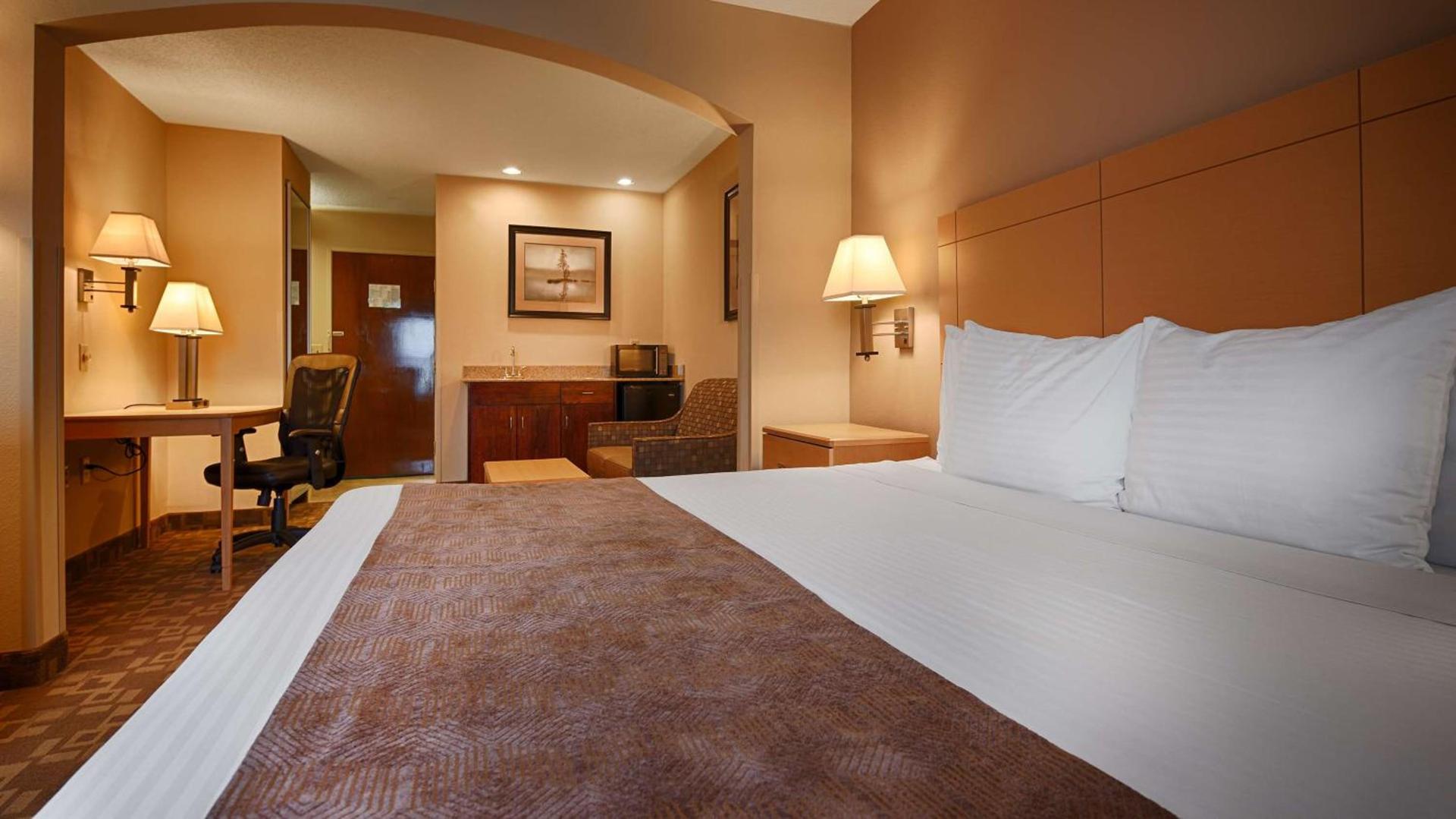 SureStay Plus Hotel by Best Western Roanoke Rapids I-95 photo 3