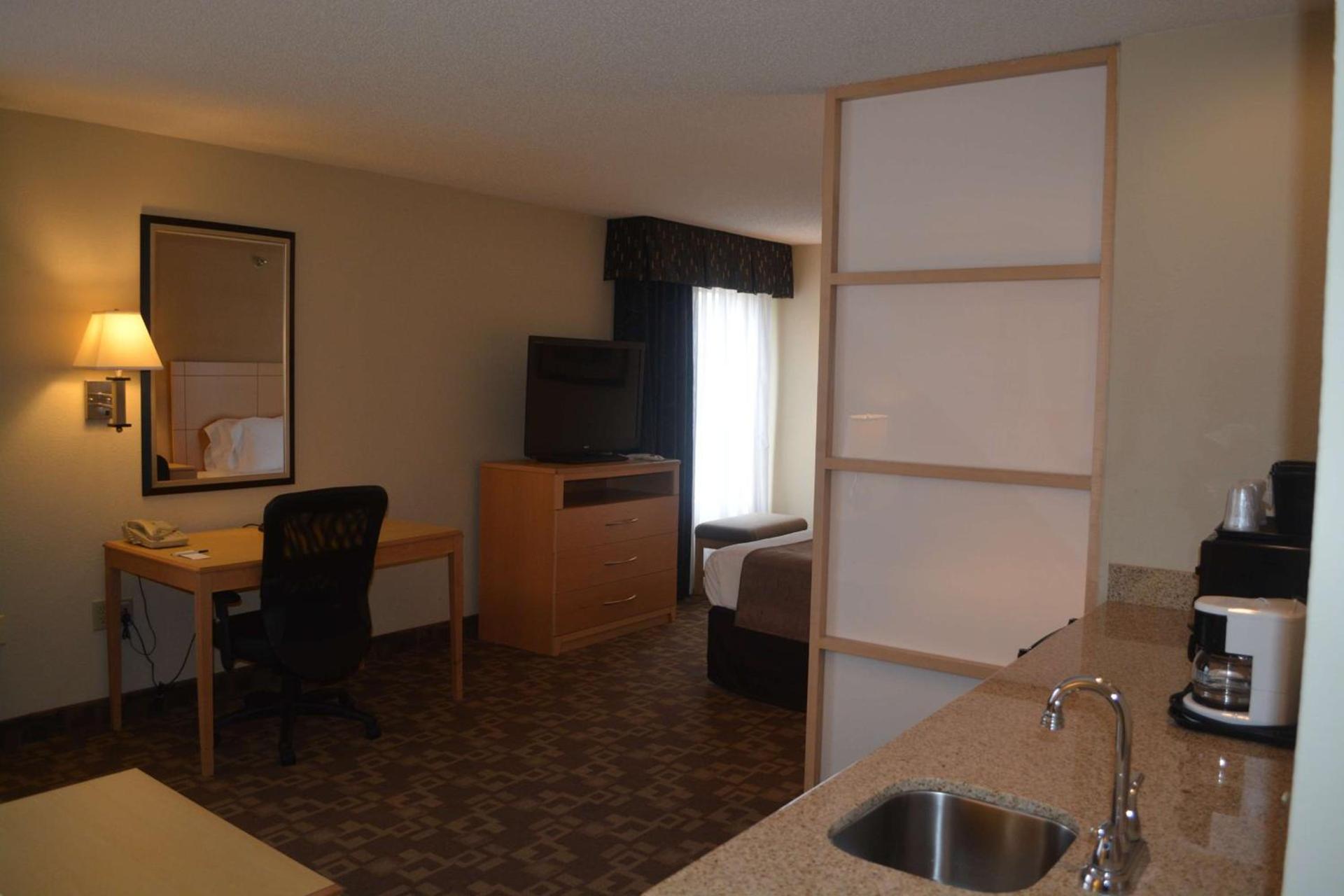 SureStay Plus Hotel by Best Western Roanoke Rapids I-95 photo 20