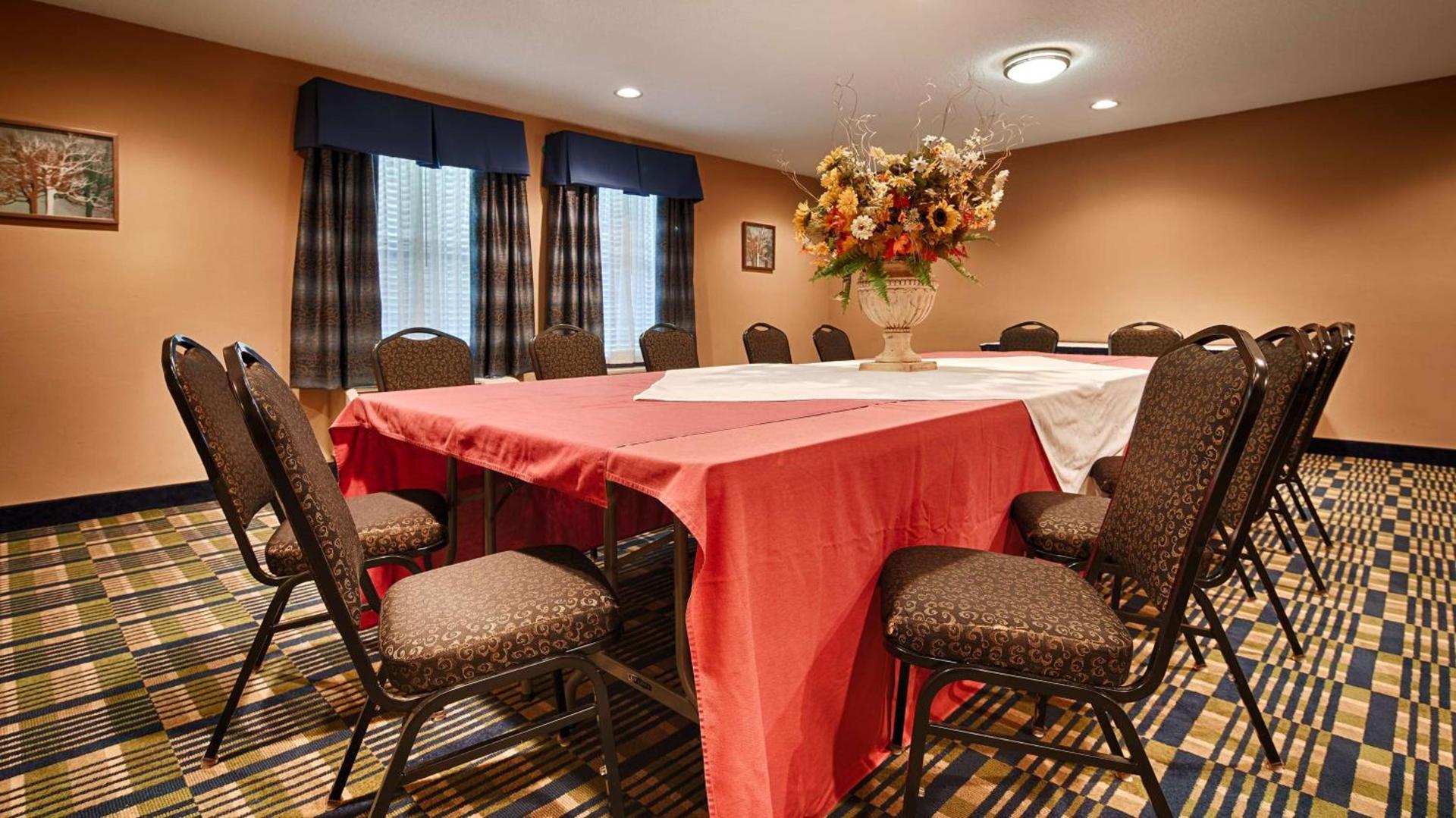 SureStay Plus Hotel by Best Western Roanoke Rapids I-95 photo 10